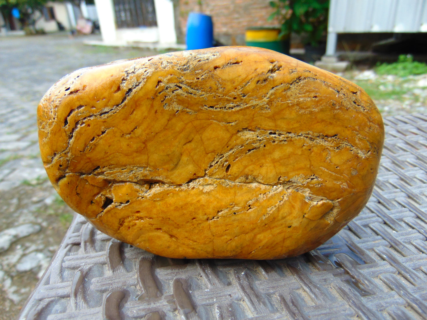 334 gram Polished Indonesia Yellow Fragrance Amber for Healing FK1
