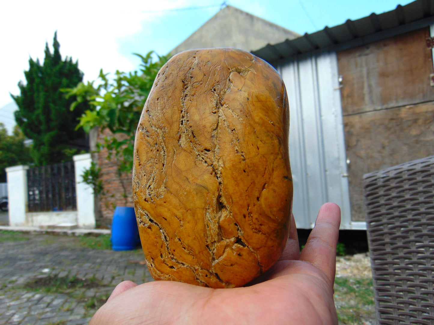 334 gram Polished Indonesia Yellow Fragrance Amber for Healing FK1