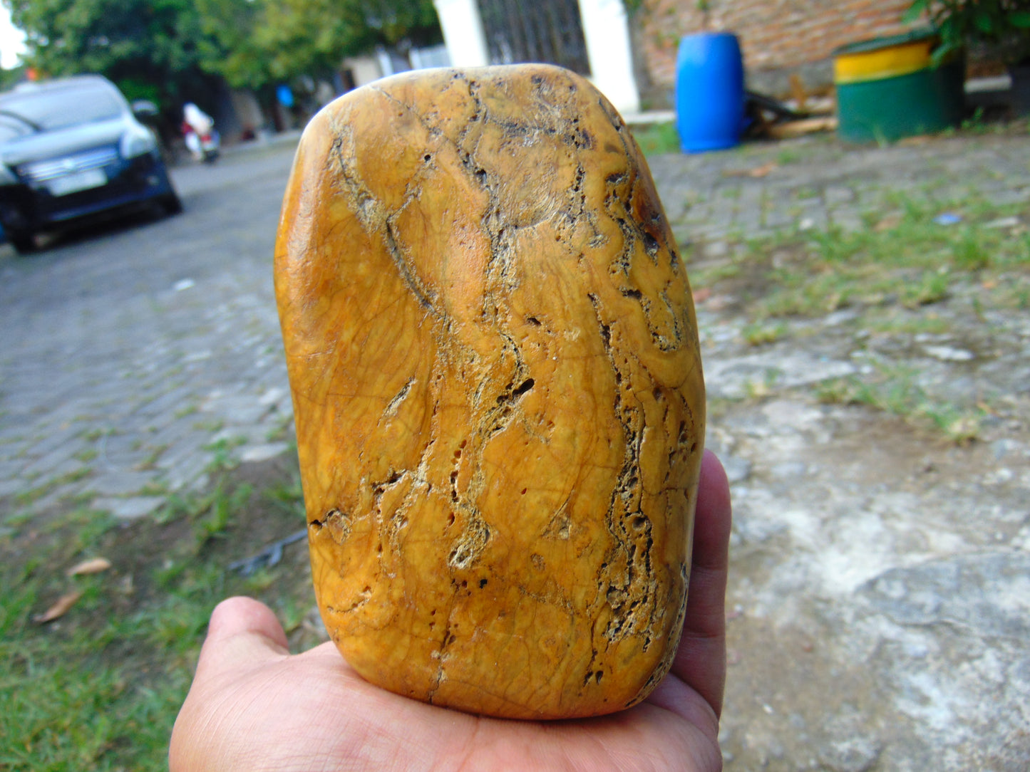 334 gram Polished Indonesia Yellow Fragrance Amber for Healing FK1
