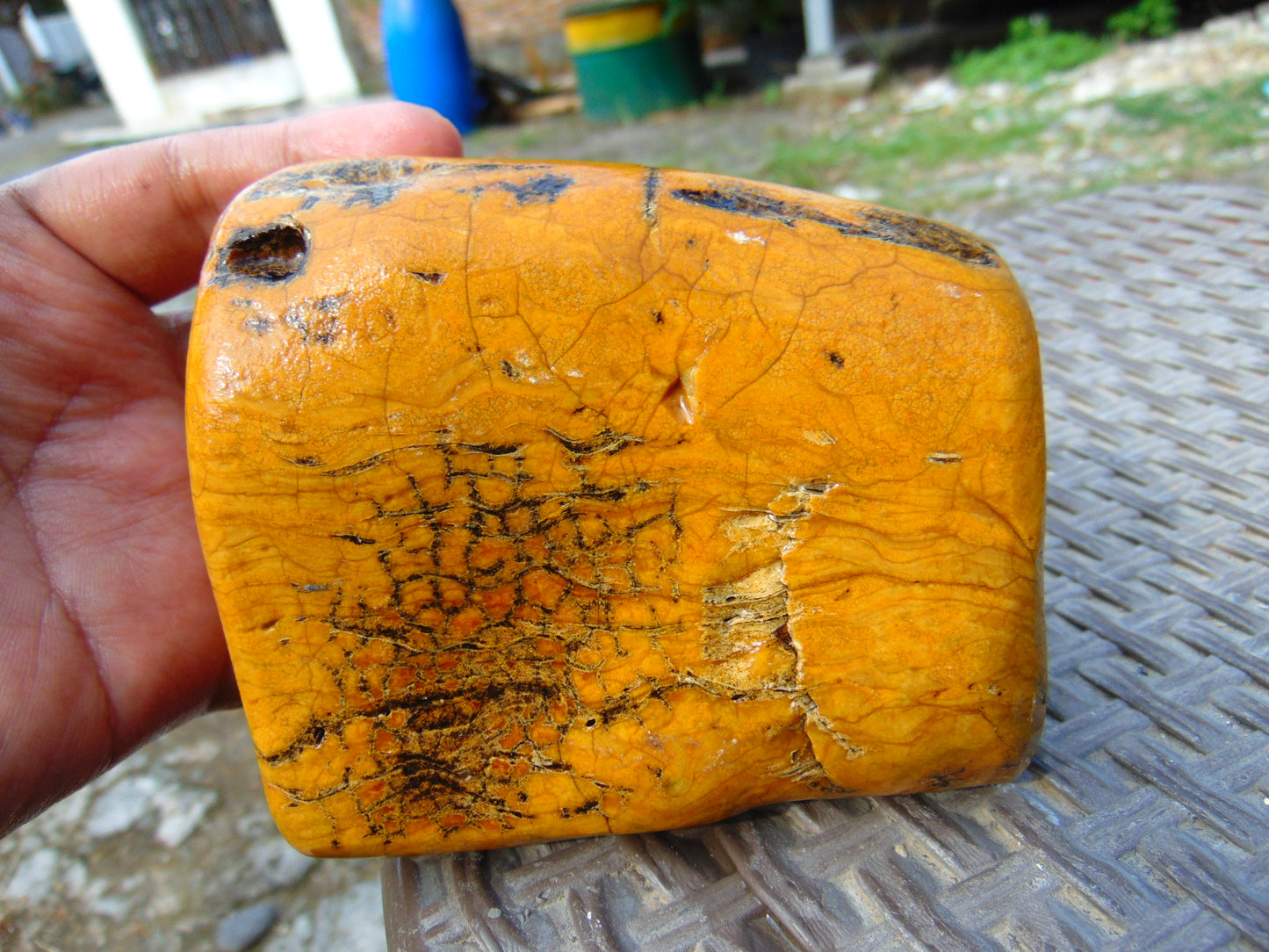 386 gram Polished Indonesia Yellow Fragrance Amber for Healing FK5
