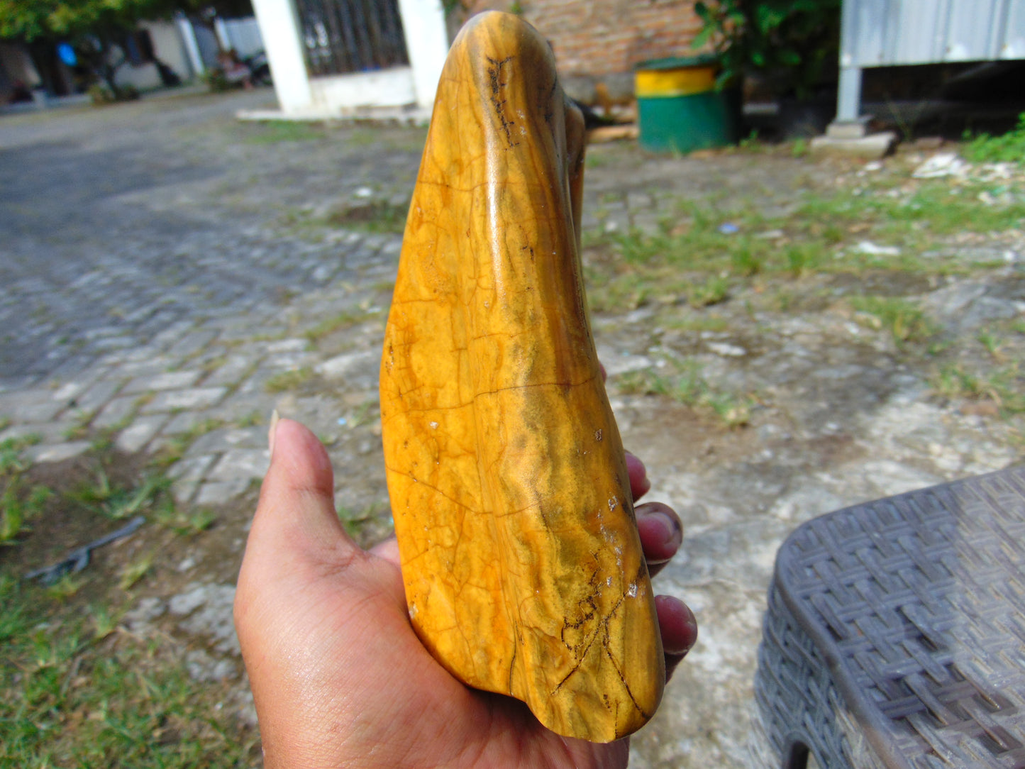 353 gram Polished Indonesia Yellow Fragrance Amber for Healing FK4