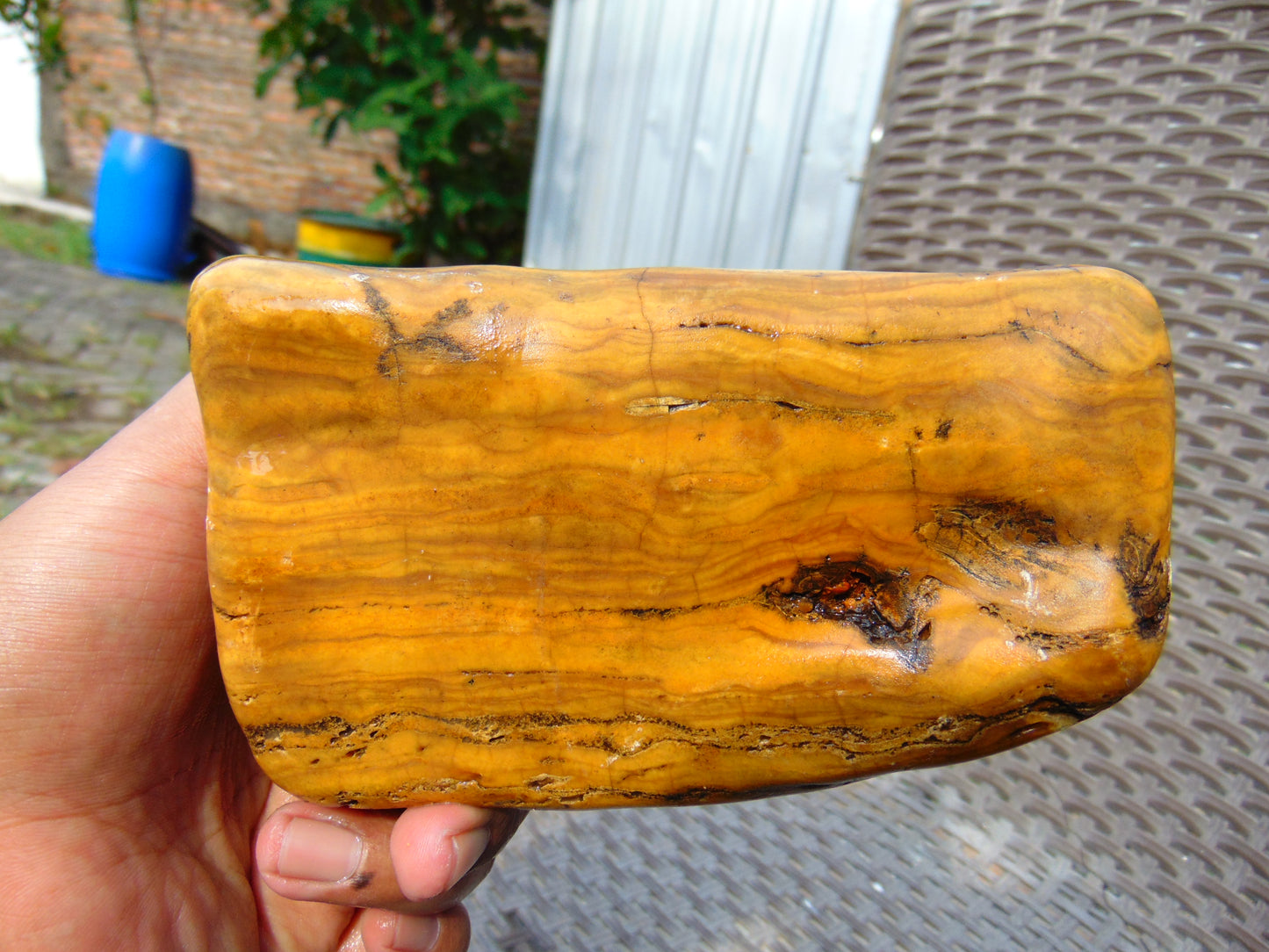 353 gram Polished Indonesia Yellow Fragrance Amber for Healing FK4