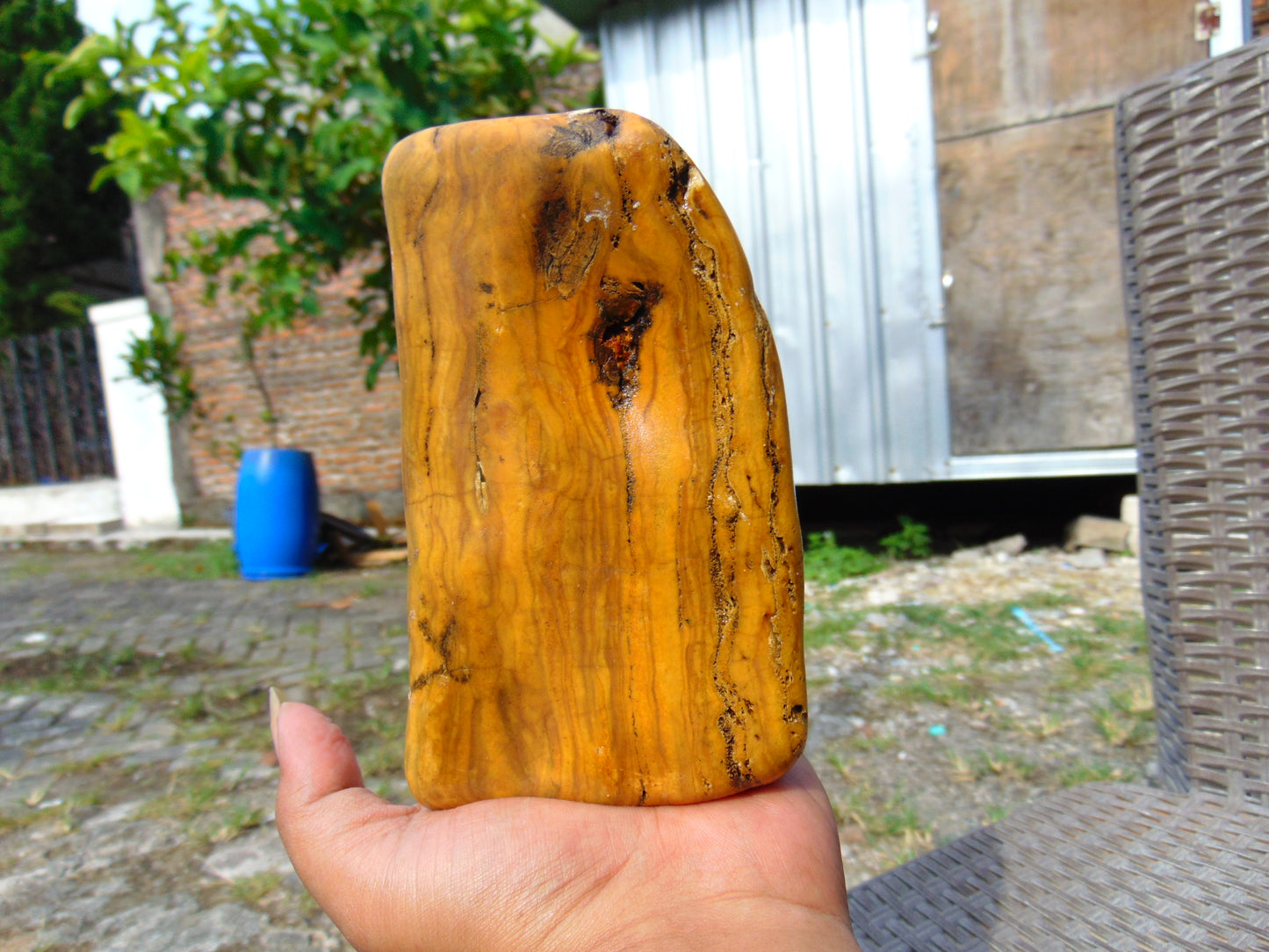 353 gram Polished Indonesia Yellow Fragrance Amber for Healing FK4