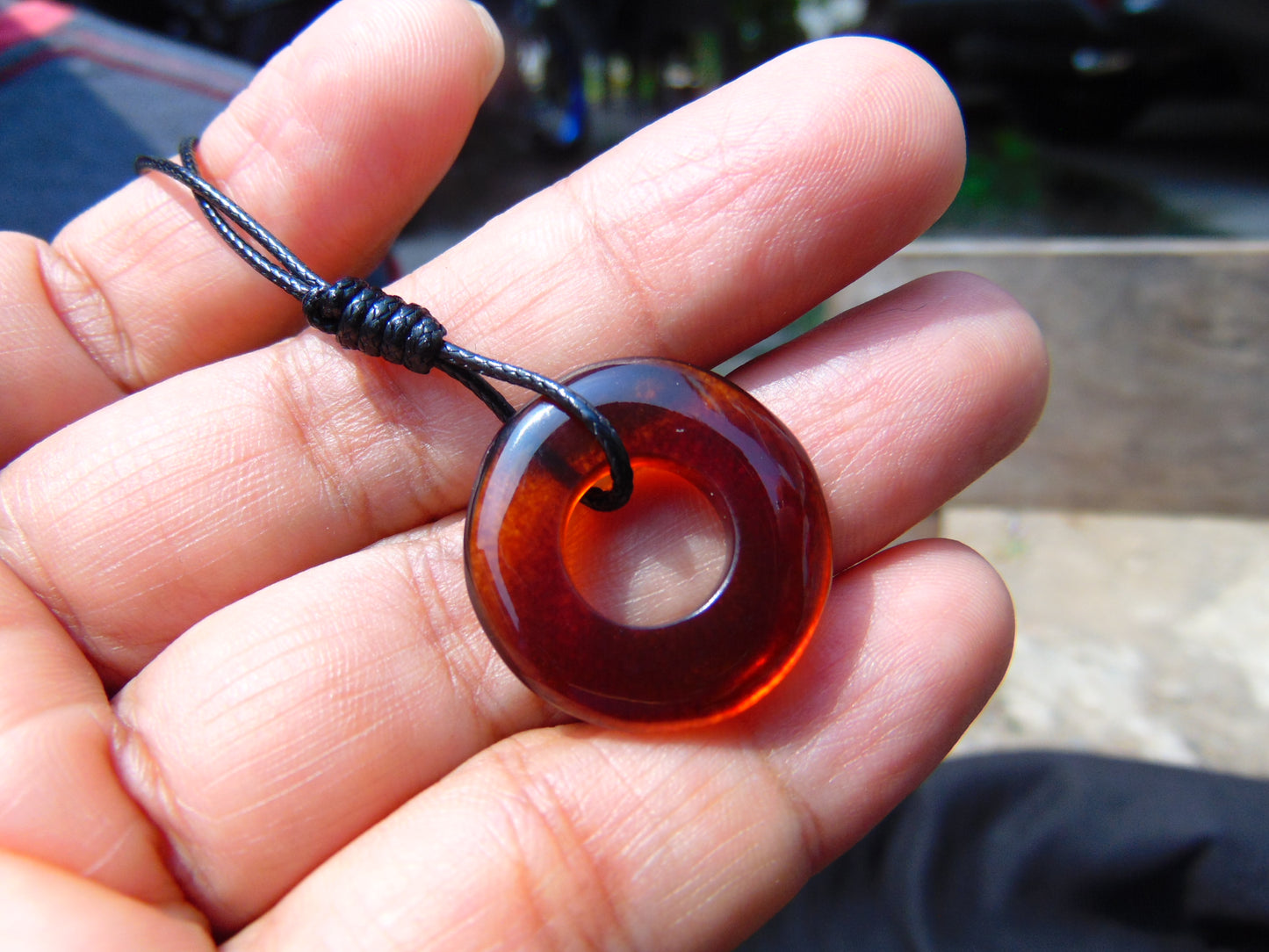 1.2 gr Donut Pendant Indonesia Red Blue Amber No.298