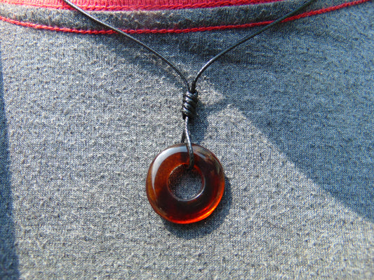 1.2 gr Donut Pendant Indonesia Red Blue Amber No.298