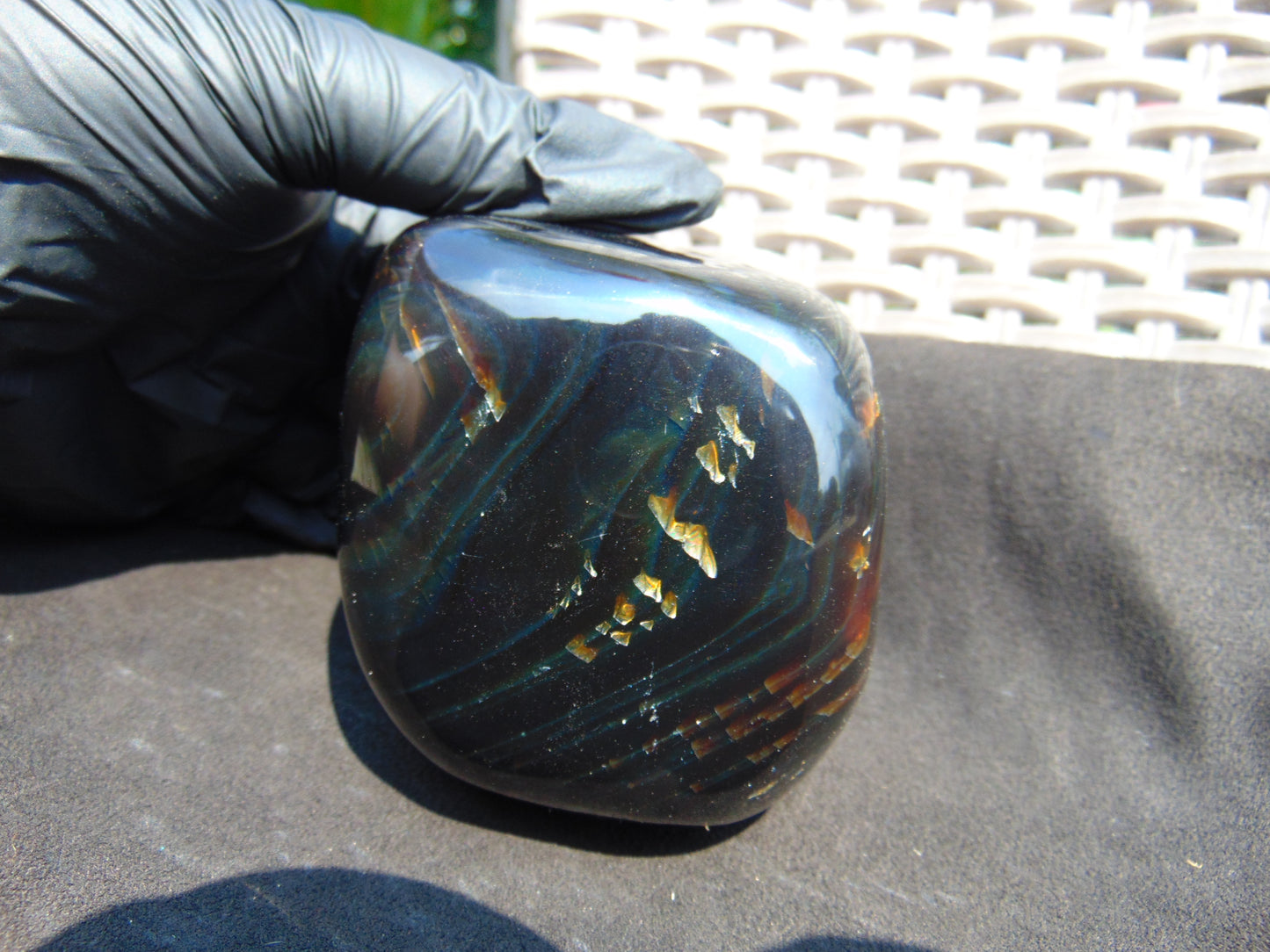 263 gram polished stone 78x71x69 Indonesian Amber for Healing 25A183