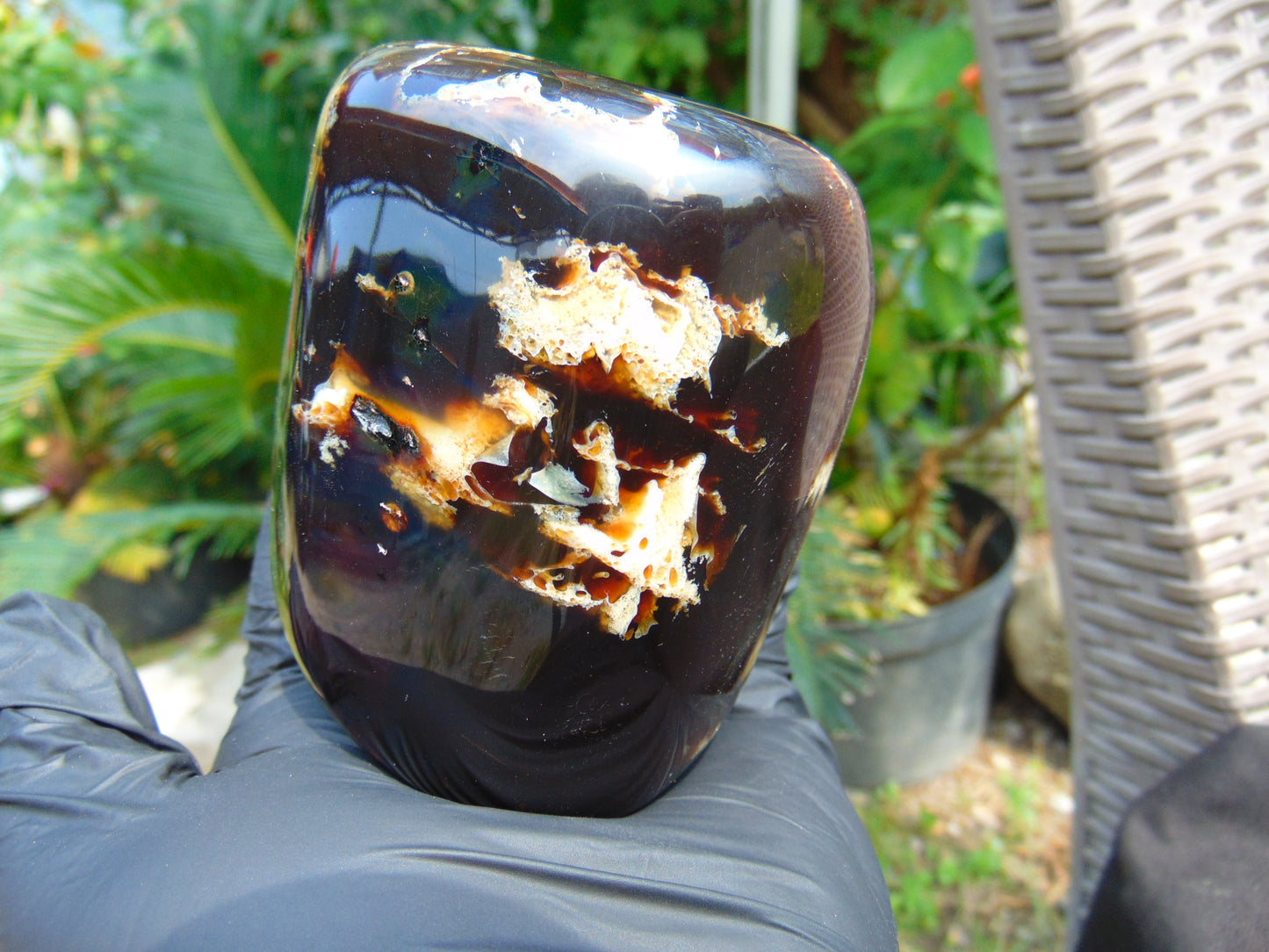 268 gram Polished Stone 83x68x61 Indonesian for Healing 25A179