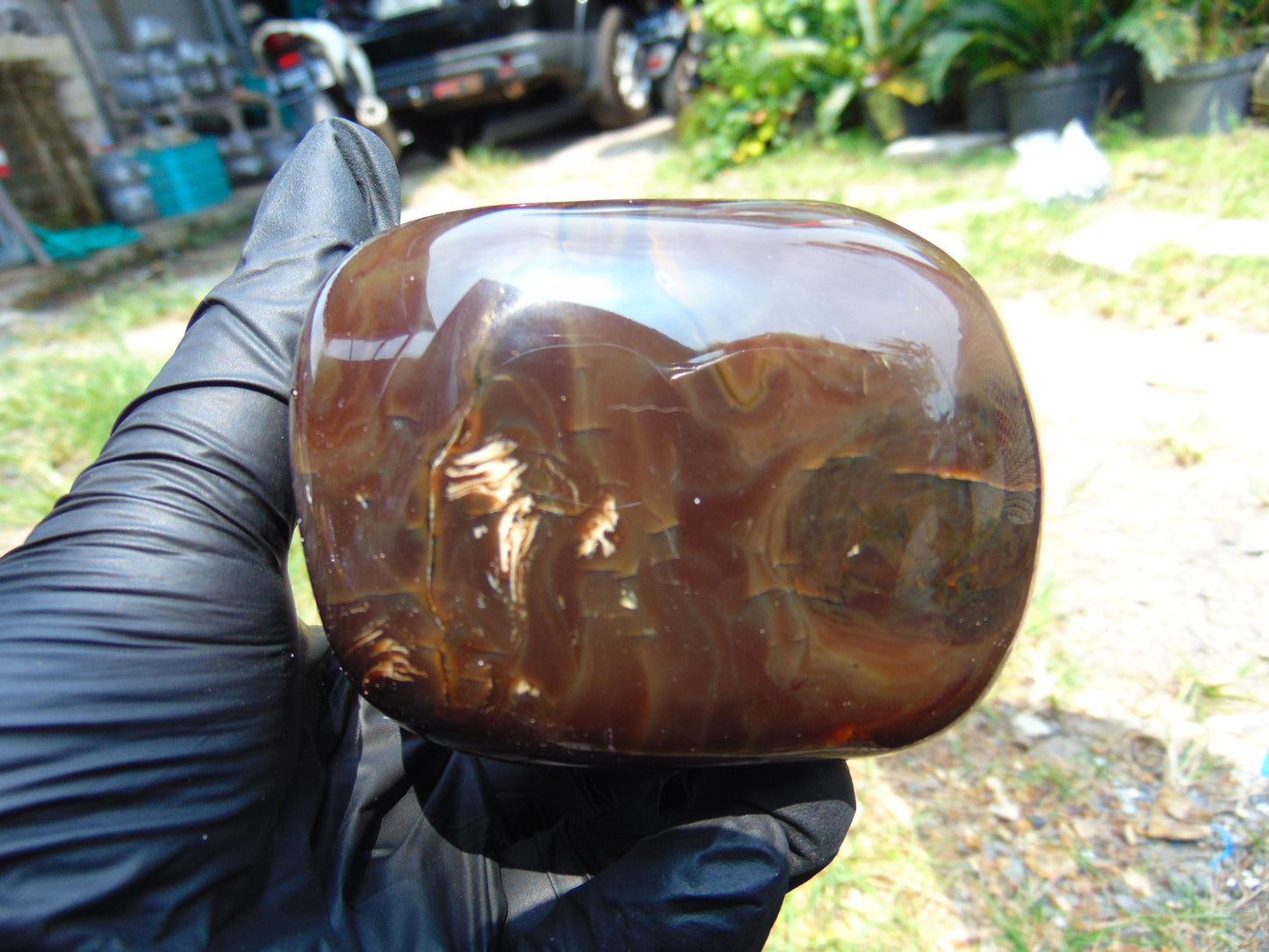274 gram polished stone 84X66X68 Indonesian Amber for Healing 25N71