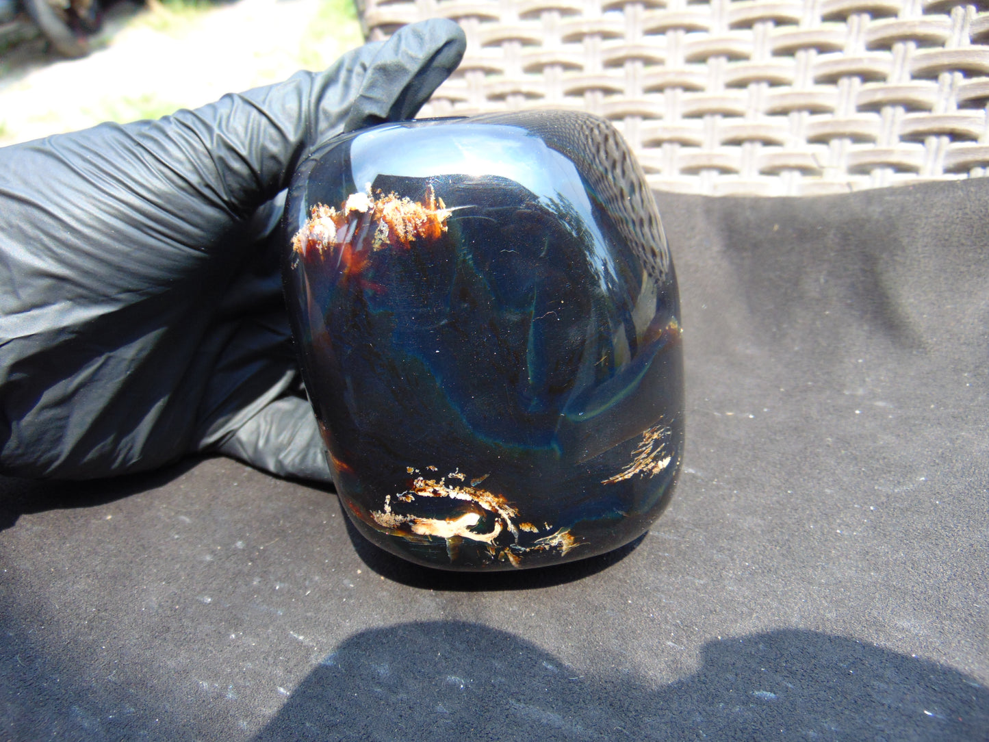 442 gram polished stone 97x83x83 Indonesian for Healing 25Y132