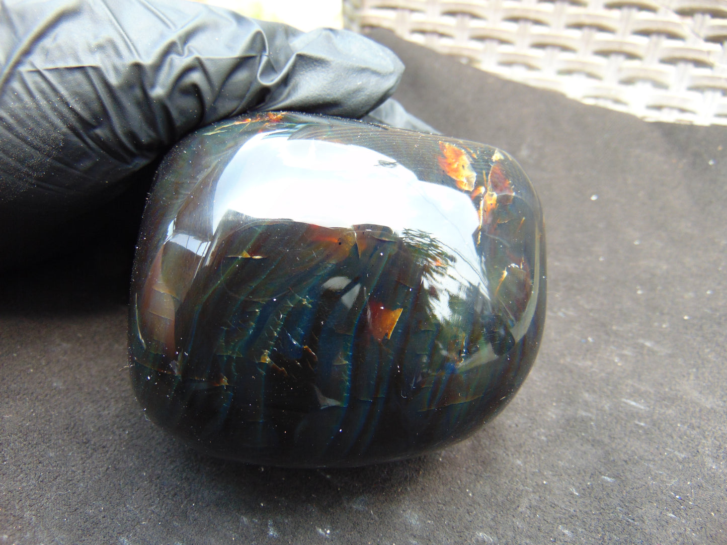 324 gr Polished Stone 83x77x66 Indonesian Blue Amber for Healing 25Y135