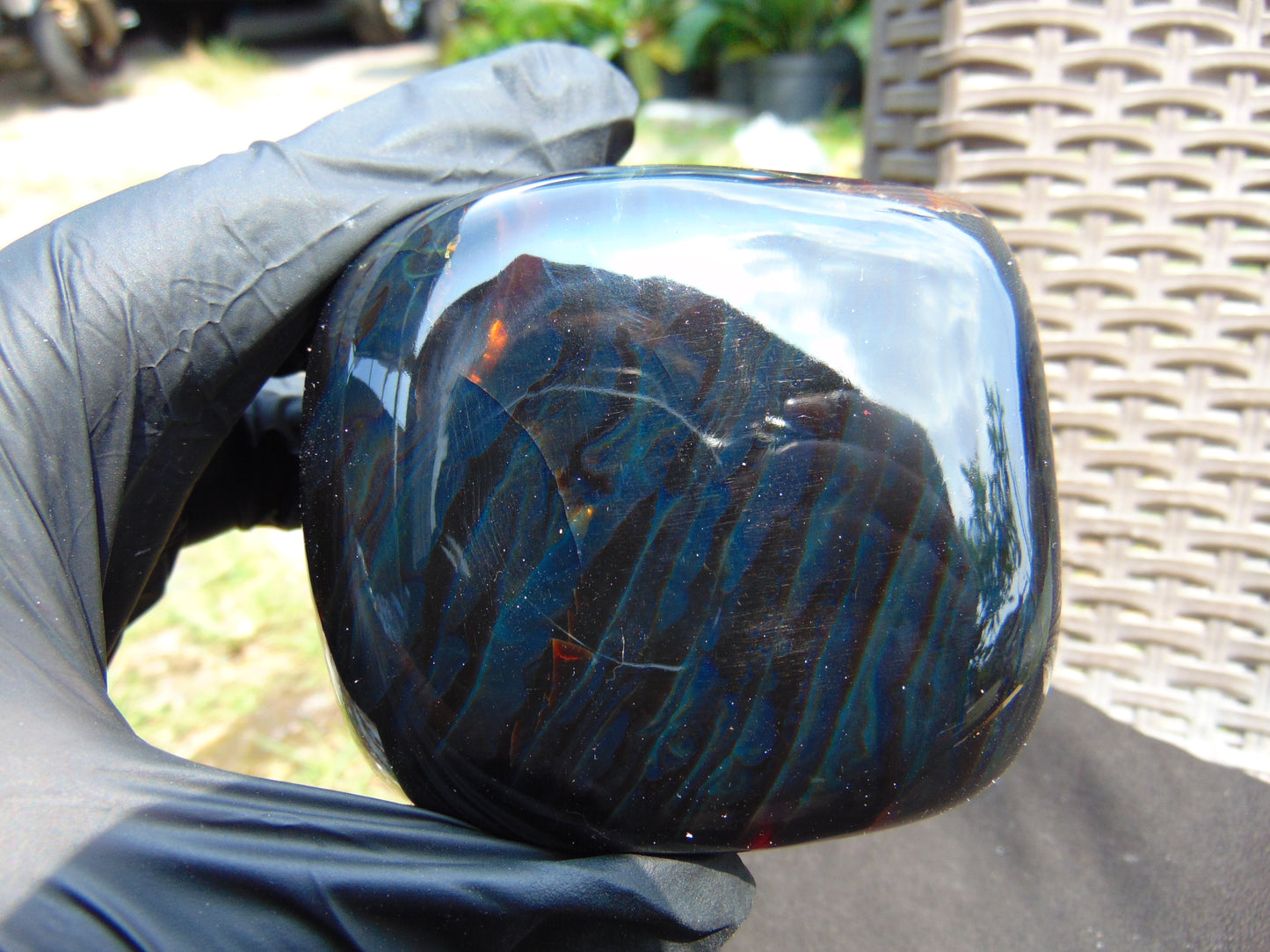 324 gr Polished Stone 83x77x66 Indonesian Blue Amber for Healing 25Y135