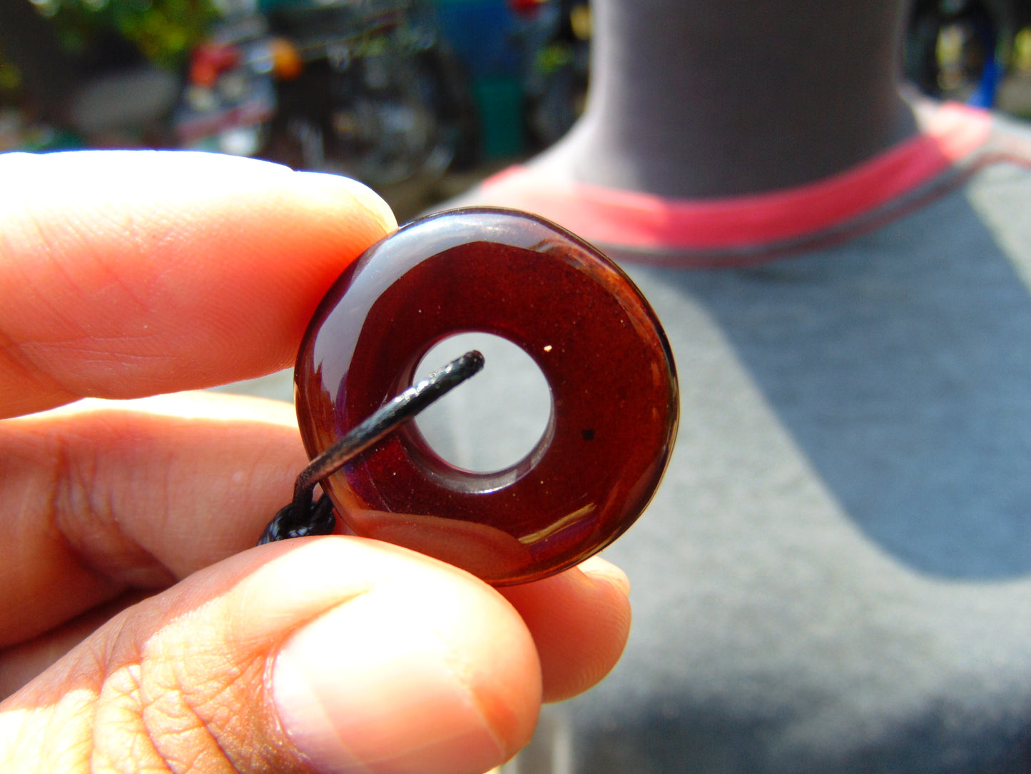 1.9 gr Donut Pendant Indonesia Red Amber No.275