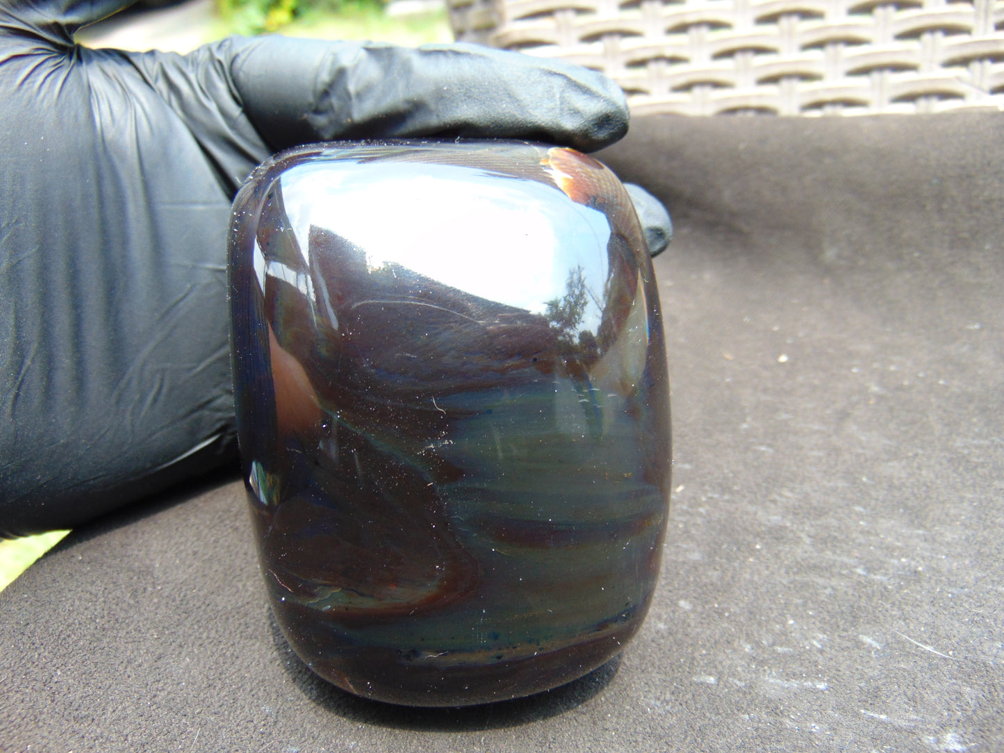 260 gram polished stone 86x73x61 Indonesian for Healing 25N172