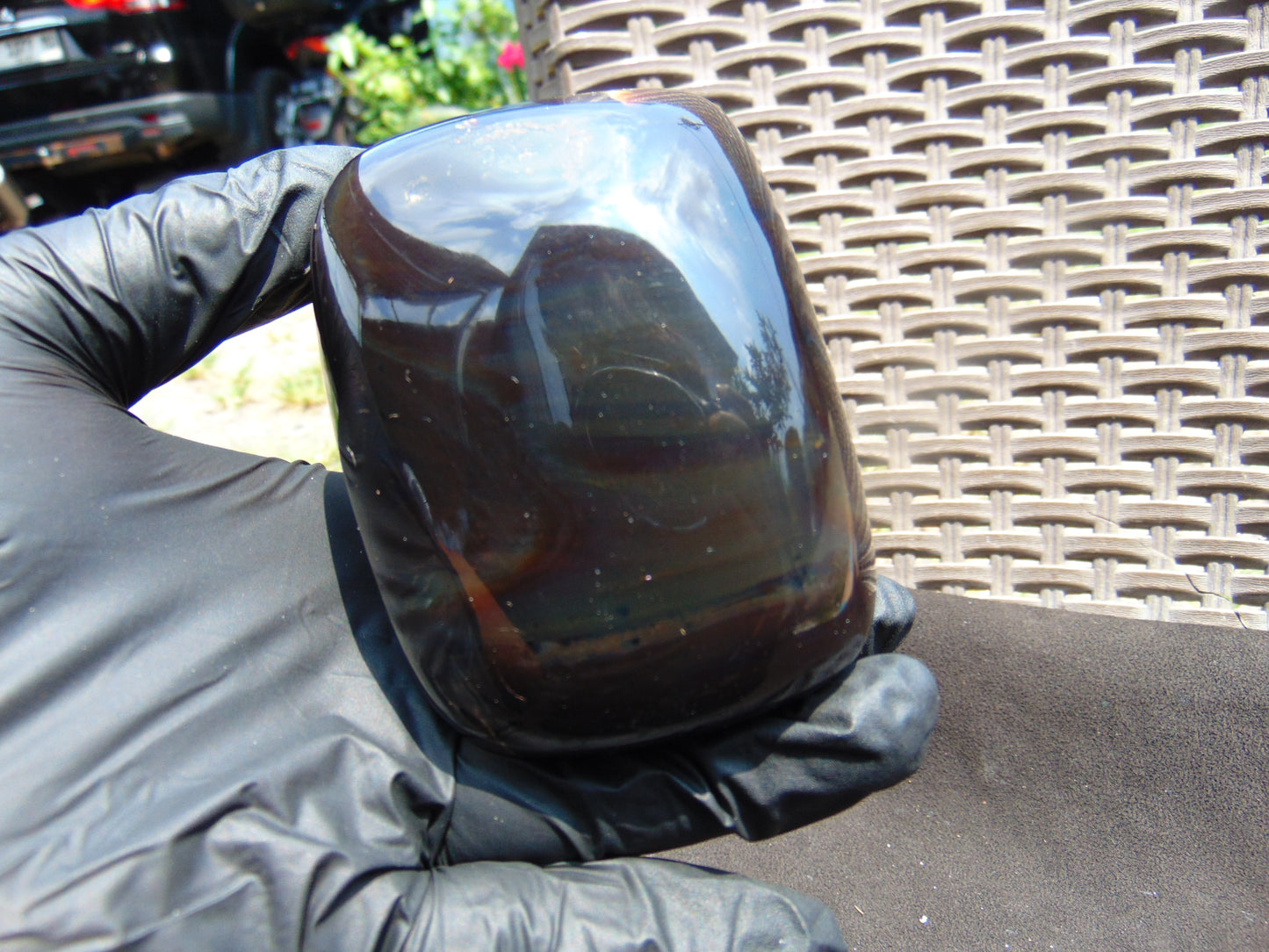 260 gram polished stone 86x73x61 Indonesian for Healing 25N172