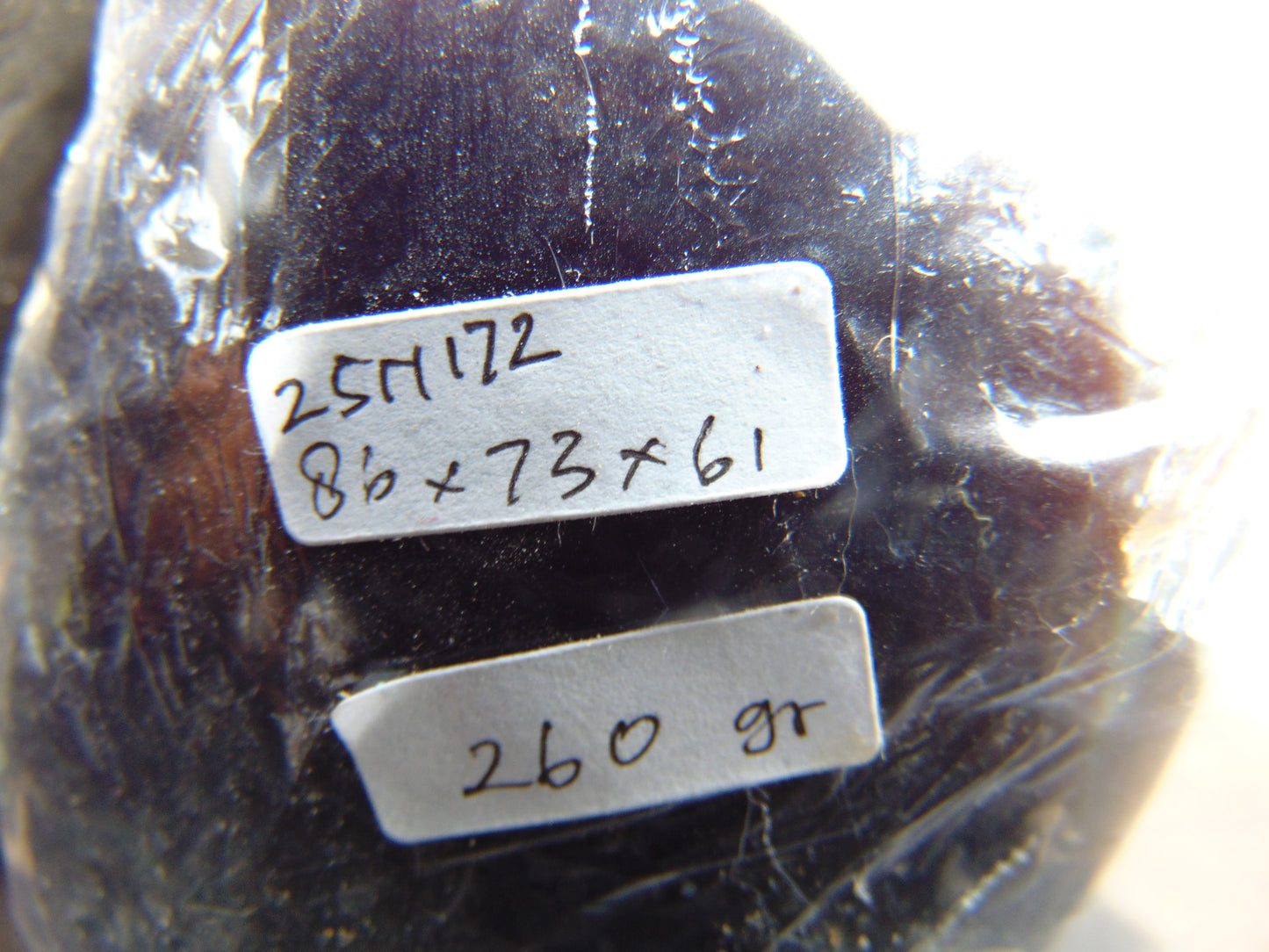 260 gram polished stone 86x73x61 Indonesian for Healing 25N172