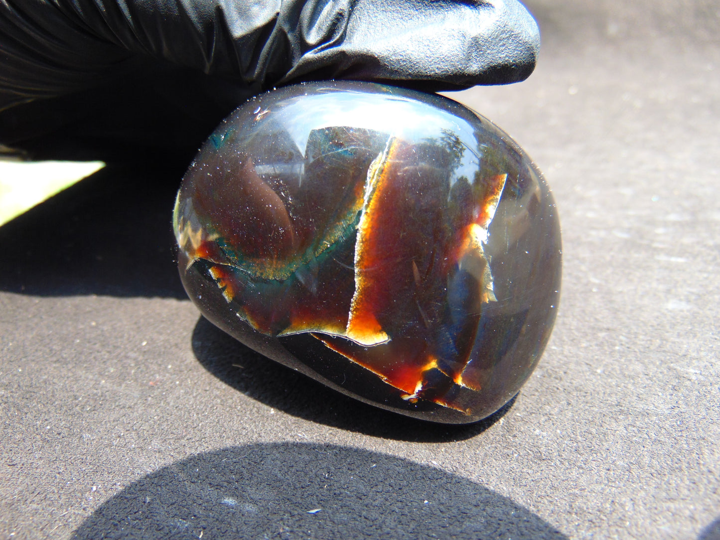 98 gr Polished Stone 67x57x45 Indonesian Blue Amber for Healing 25Y100