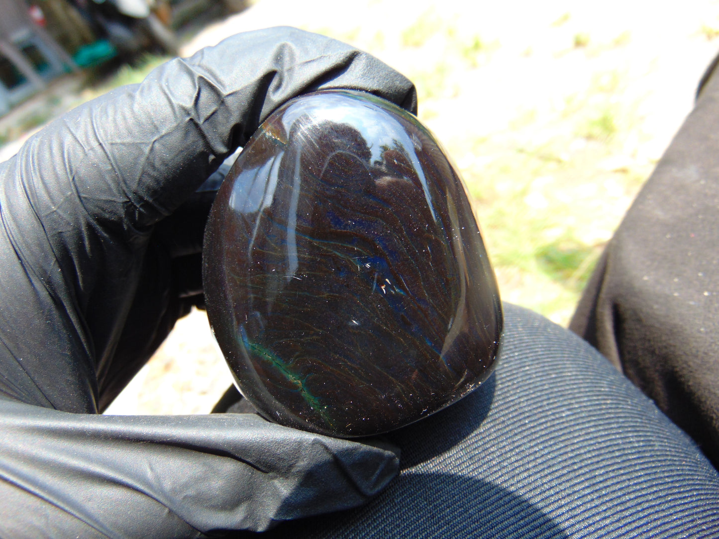 98 gr Polished Stone 67x57x45 Indonesian Blue Amber for Healing 25Y100