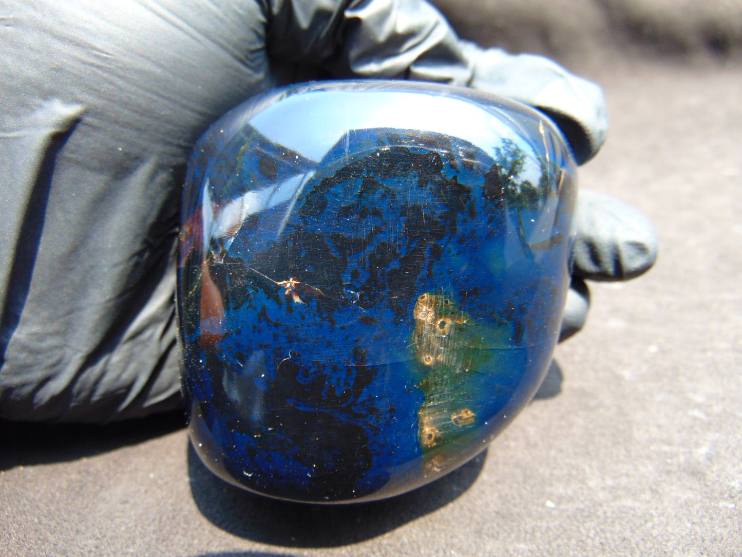 176 gr Polished Stone 74x65x58 Indonesian Blue Amber for Healing 25Y137