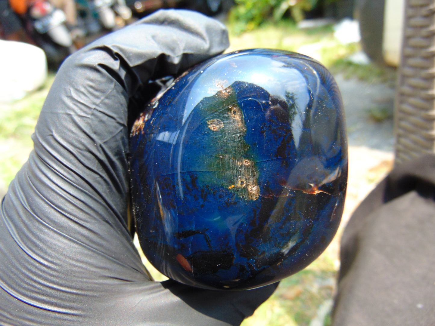 176 gr Polished Stone 74x65x58 Indonesian Blue Amber for Healing 25Y137