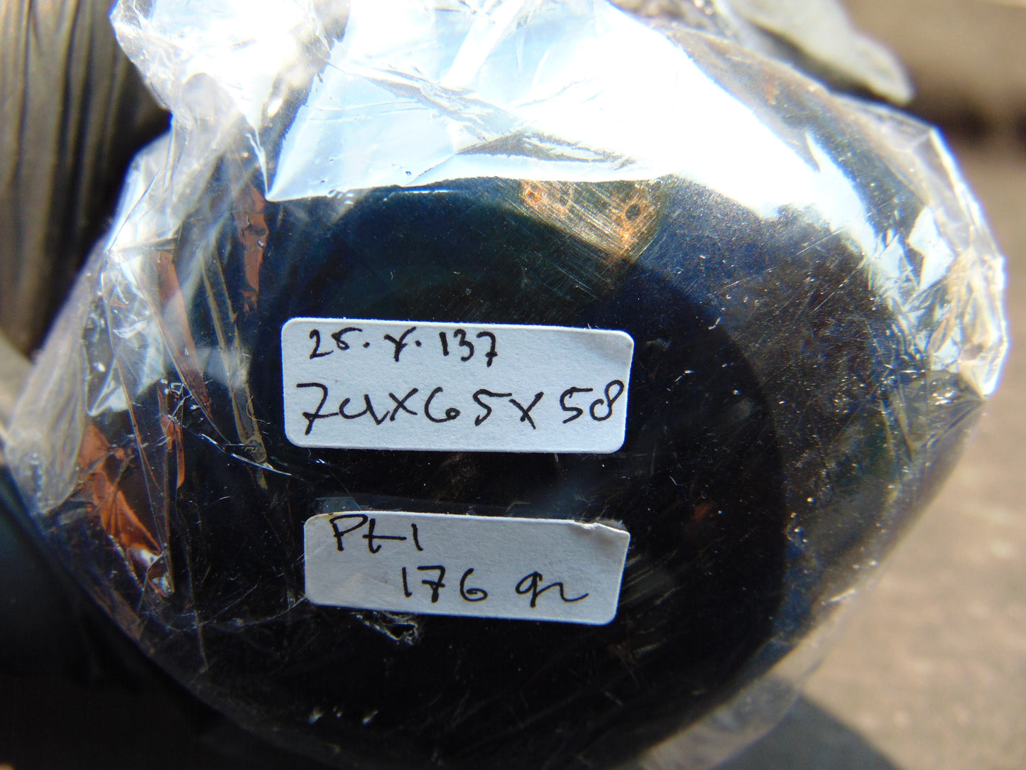 176 gr Polished Stone 74x65x58 Indonesian Blue Amber for Healing 25Y137