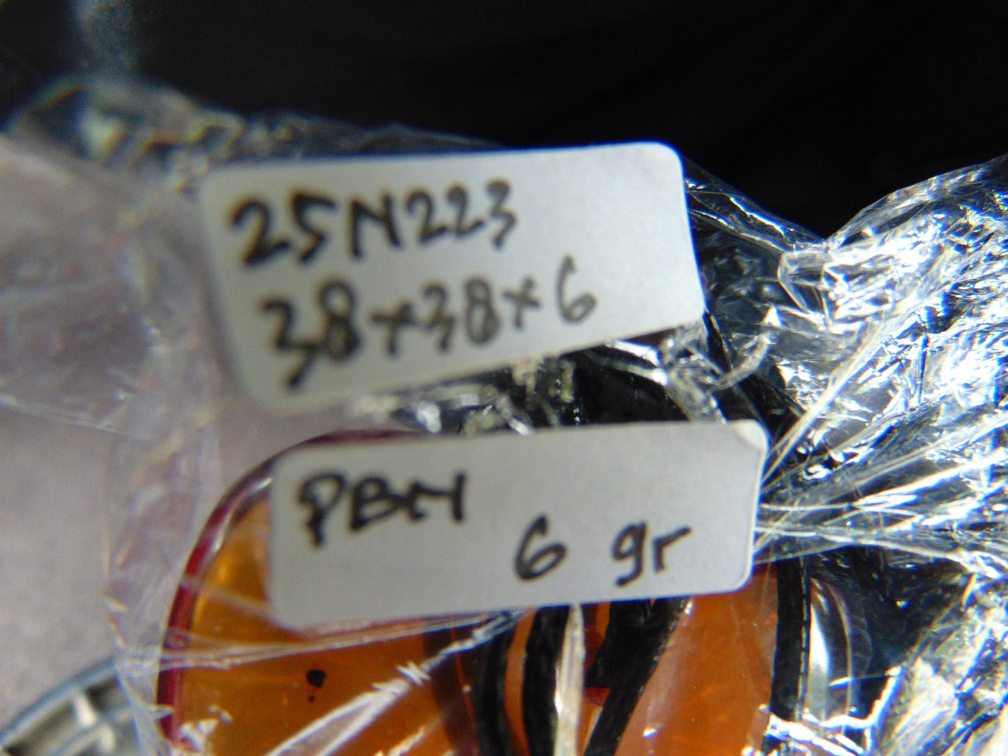 6 gr Heart Pendant Indonesian Amber for Healing 25N223