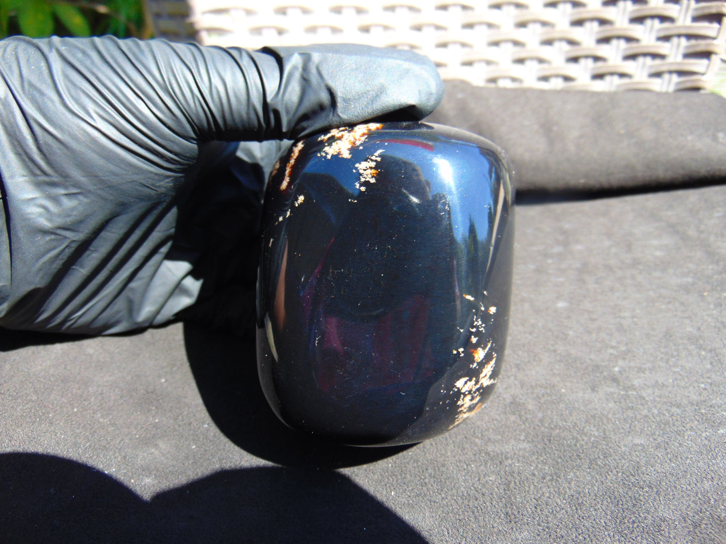 284 gram polished stone 83X67X67 Indonesian Amber for Healing 25N168