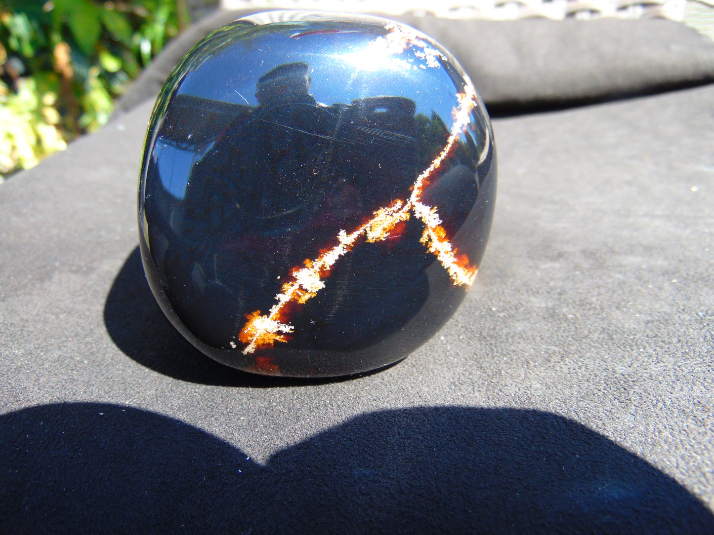284 gram polished stone 83X67X67 Indonesian Amber for Healing 25N168