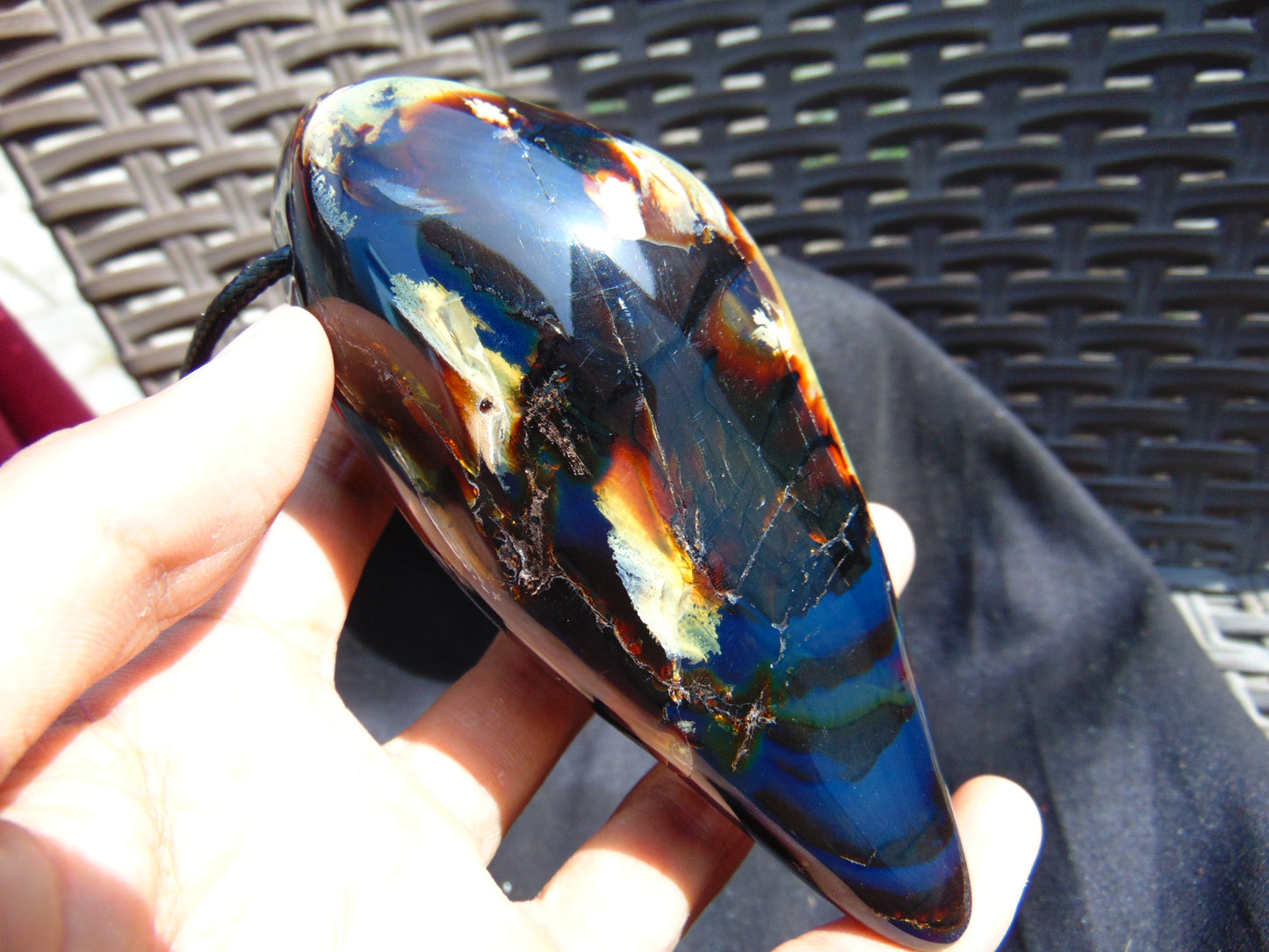 94 gr Pendant Indonesian blue Amber for Healing F05