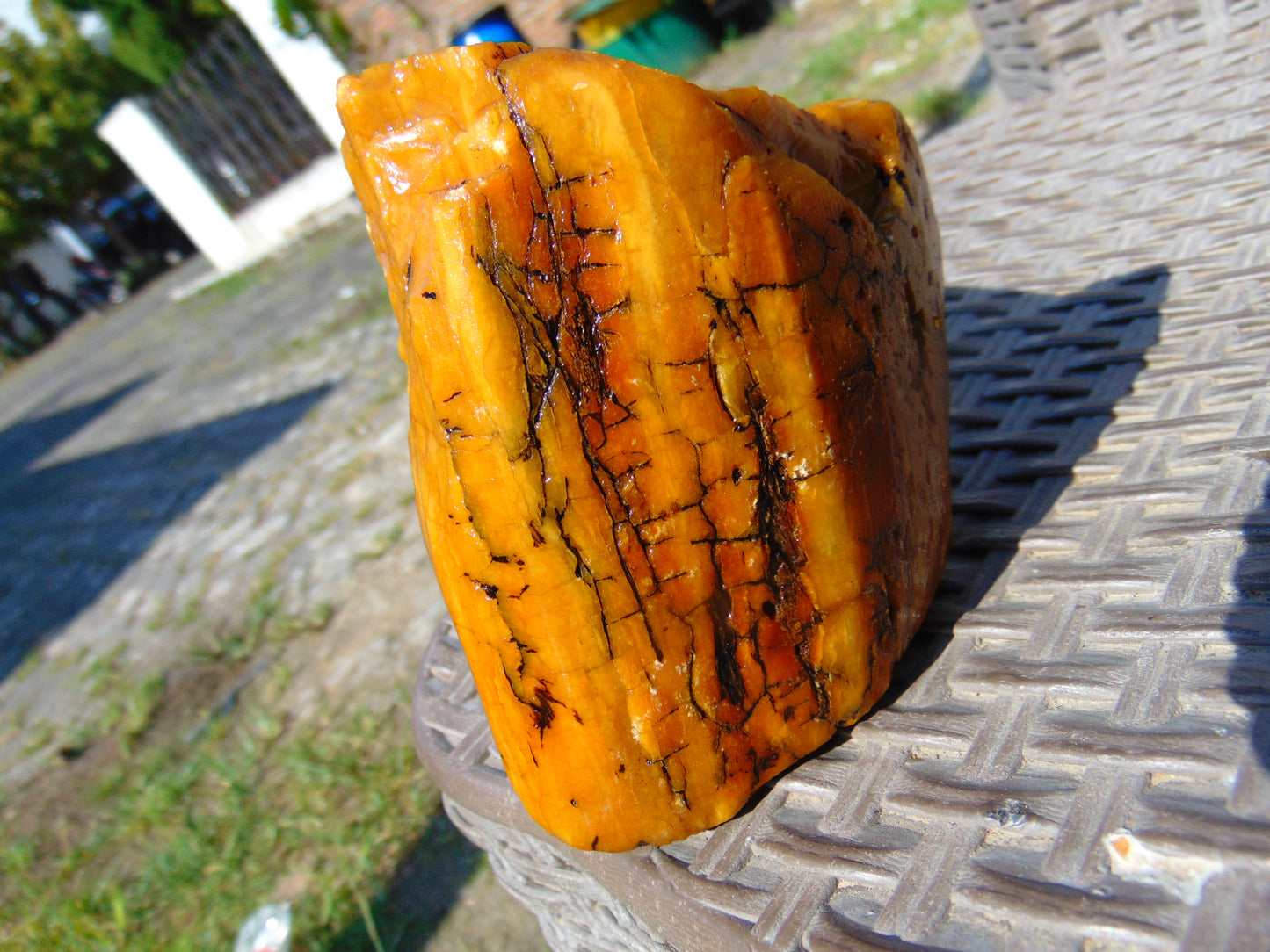 424 gram Polished Indonesia Yellow Fragrance Amber for Healing FK13