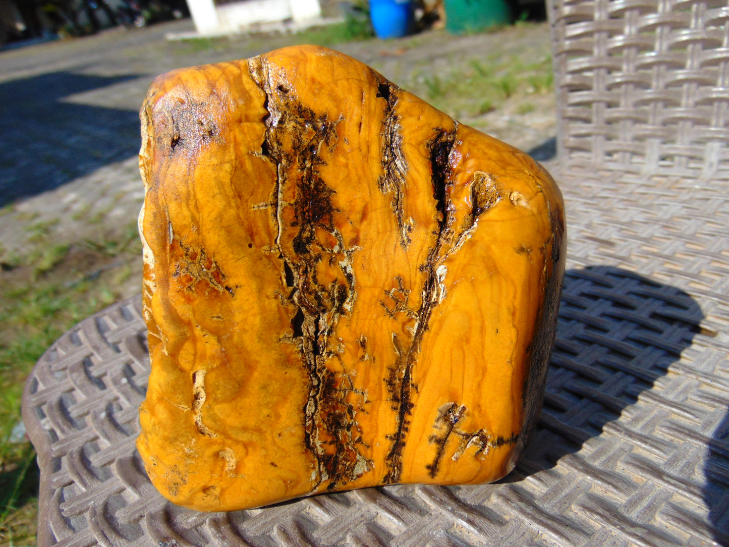 588 gram Polished Indonesia Yellow Fragrance Amber for Healing FK16