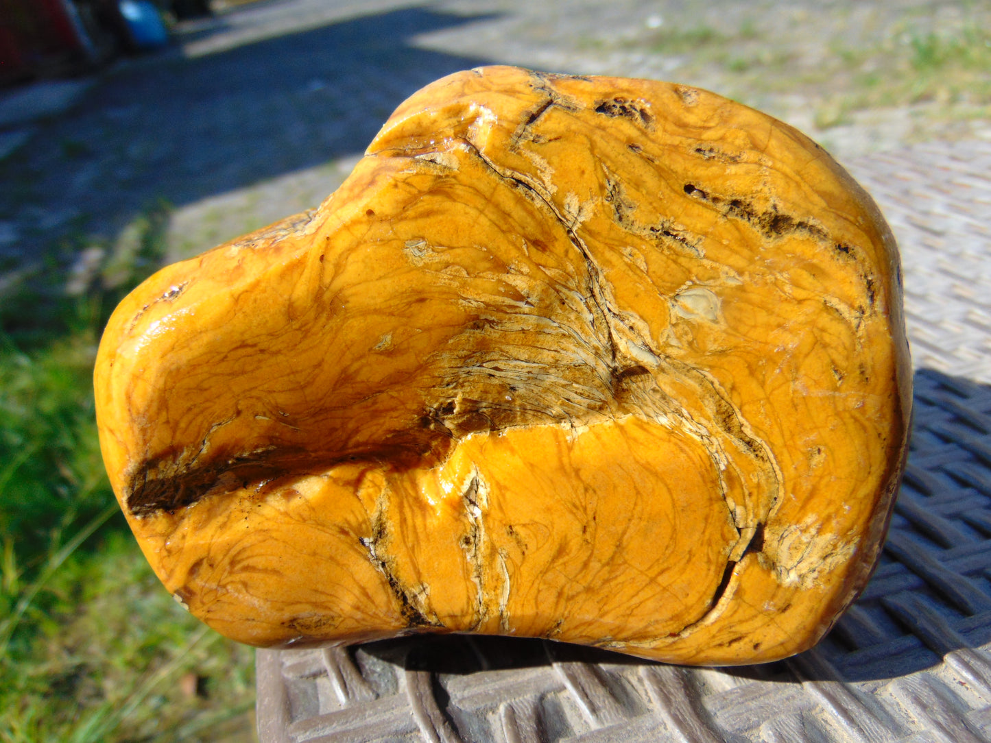 588 gram Polished Indonesia Yellow Fragrance Amber for Healing FK16