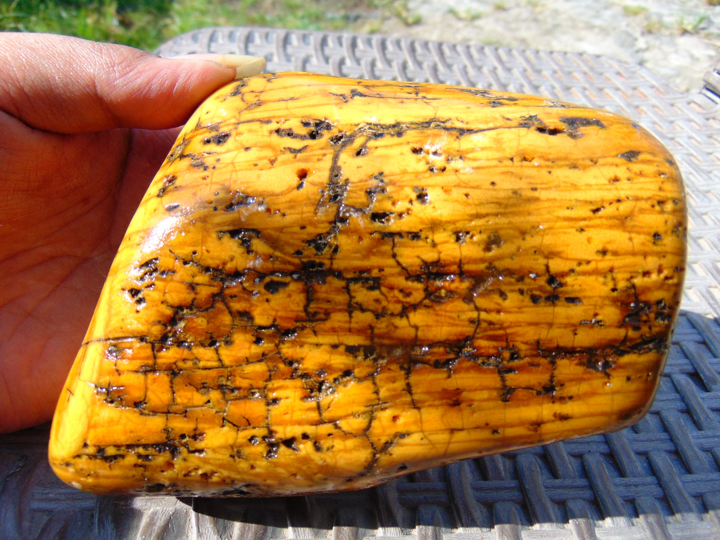 406 gram Polished Indonesia Yellow Fragrance Amber for Healing FR19A