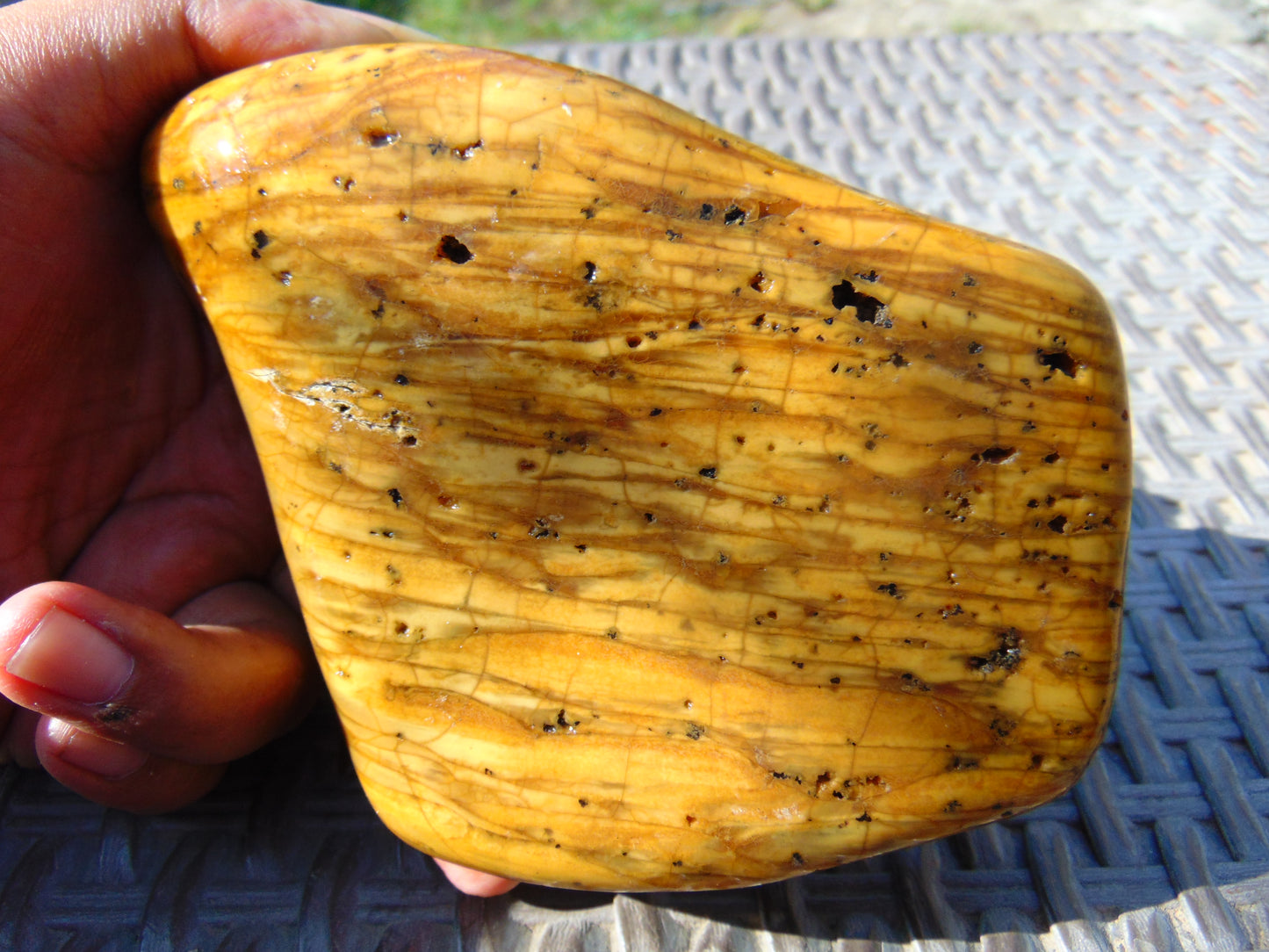 406 gram Polished Indonesia Yellow Fragrance Amber for Healing FR19A