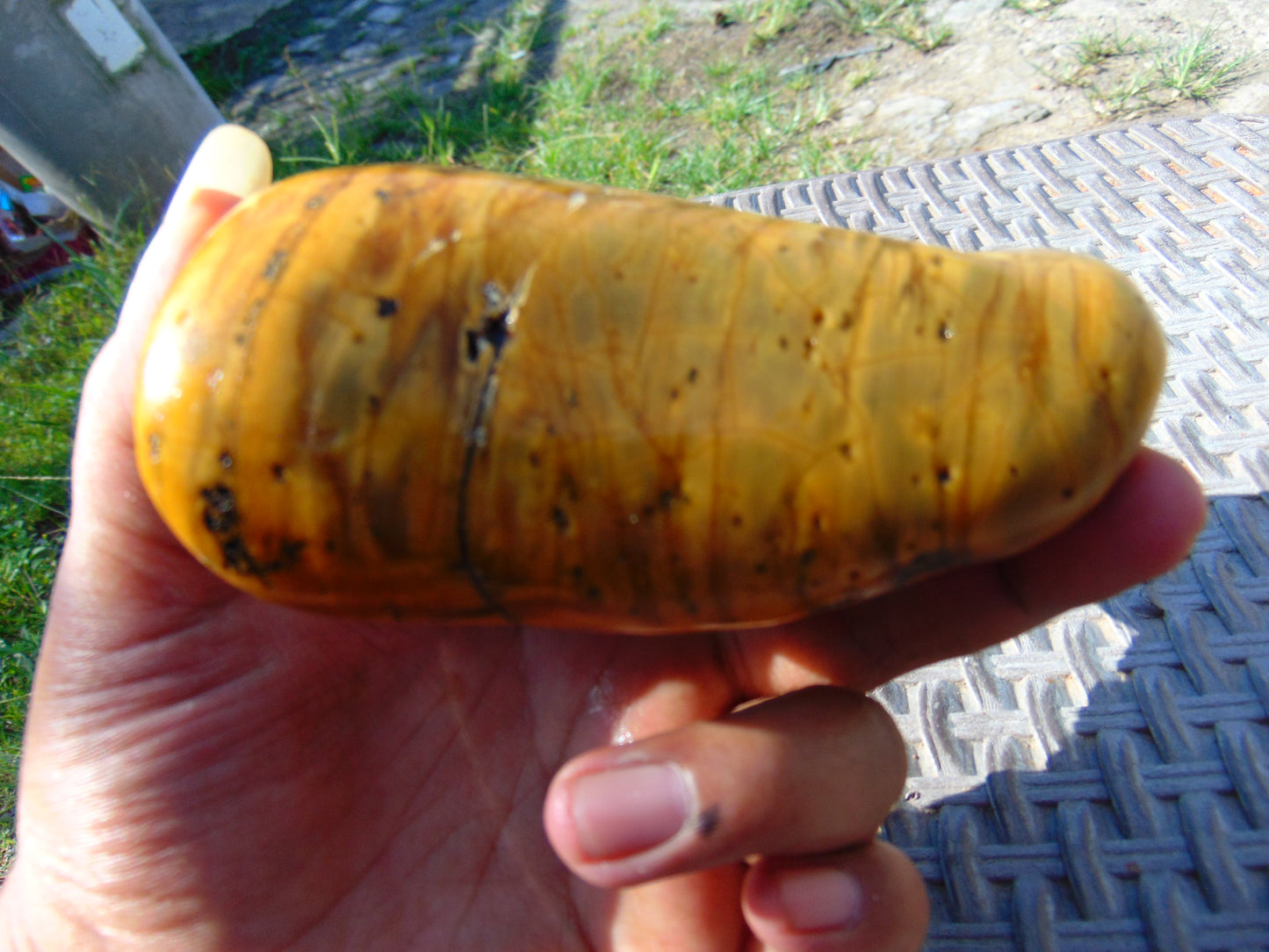 406 gram Polished Indonesia Yellow Fragrance Amber for Healing FR19A