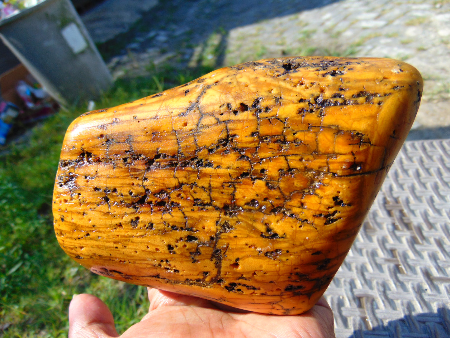 406 gram Polished Indonesia Yellow Fragrance Amber for Healing FR19A