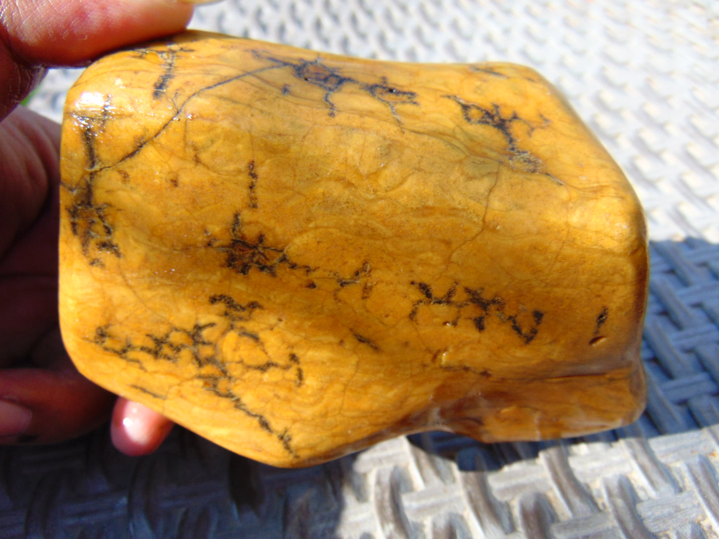 280 gram Polished Indonesia Yellow Fragrance Amber for Healing FK24