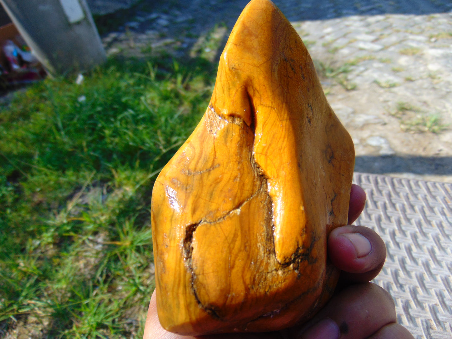280 gram Polished Indonesia Yellow Fragrance Amber for Healing FK24