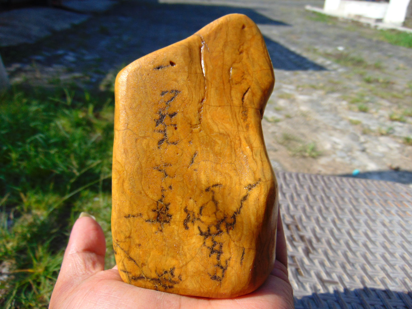 280 gram Polished Indonesia Yellow Fragrance Amber for Healing FK24