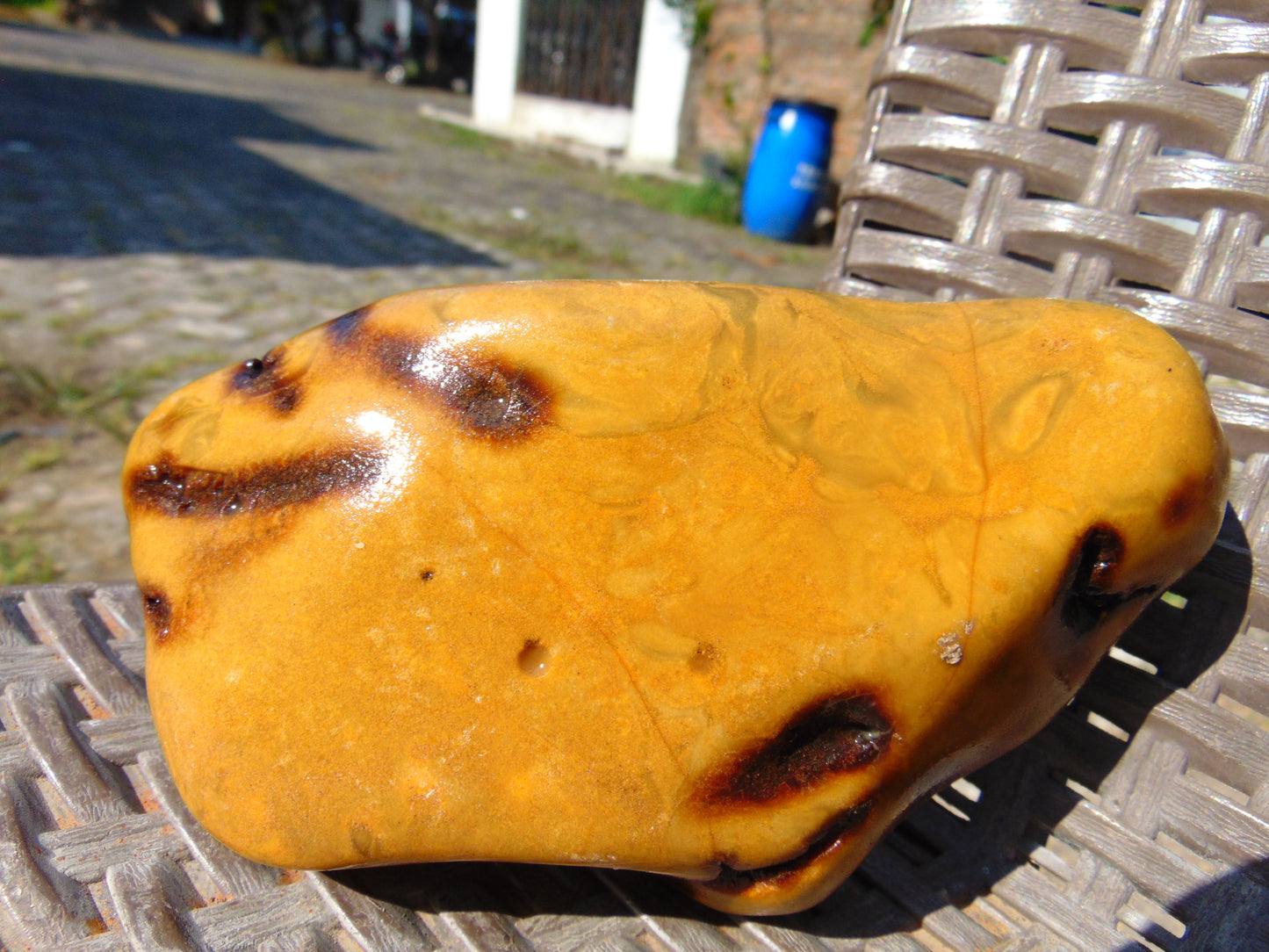 296 gram Polished Indonesia Yellow Fragrance Amber for Healing FK22