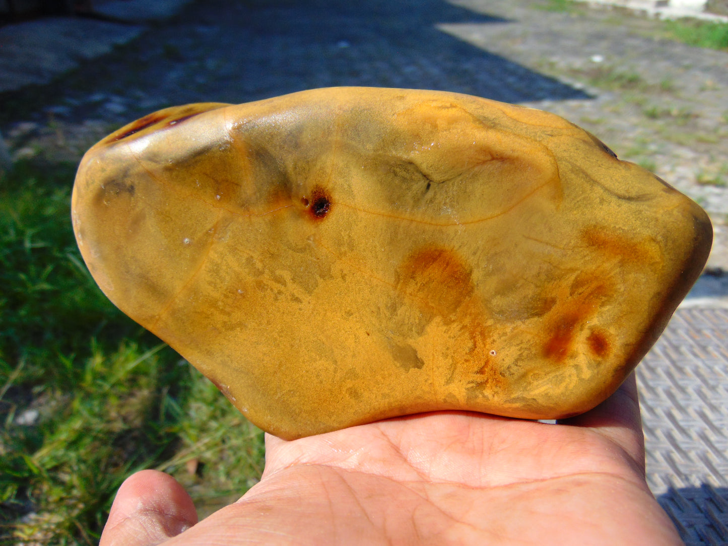 296 gram Polished Indonesia Yellow Fragrance Amber for Healing FK22