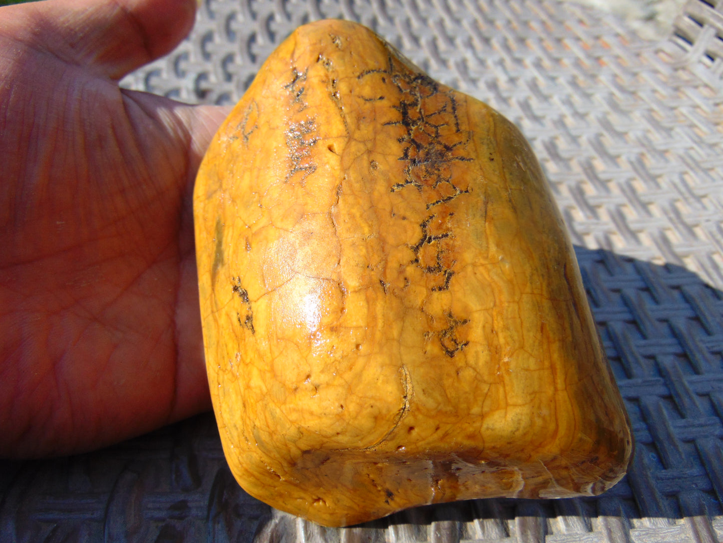 240 gram Polished Indonesia Yellow Fragrance Amber for Healing FK21