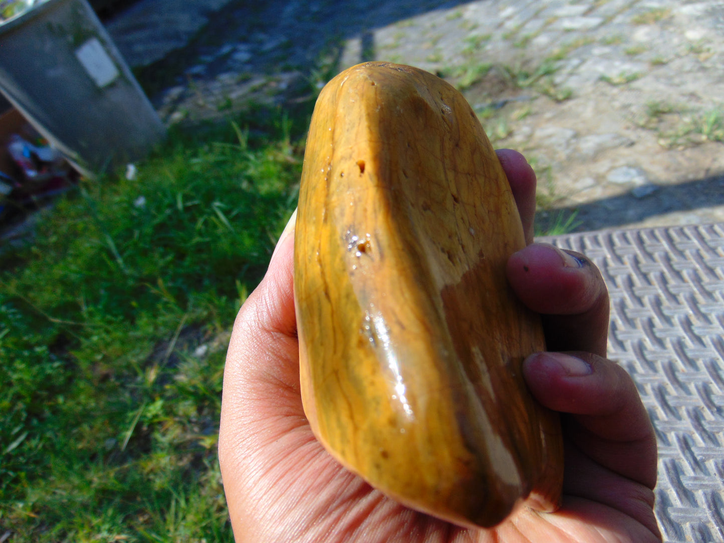 240 gram Polished Indonesia Yellow Fragrance Amber for Healing FK21
