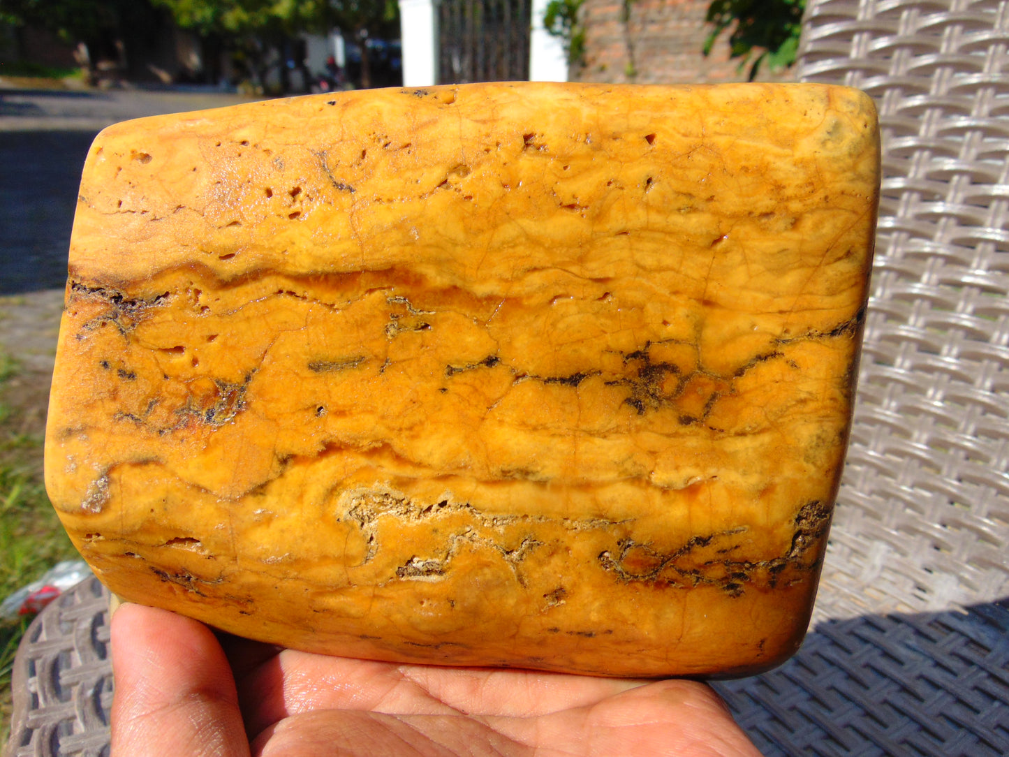 422 gram Polished Indonesia Yellow Fragrance Amber for Healing FK15