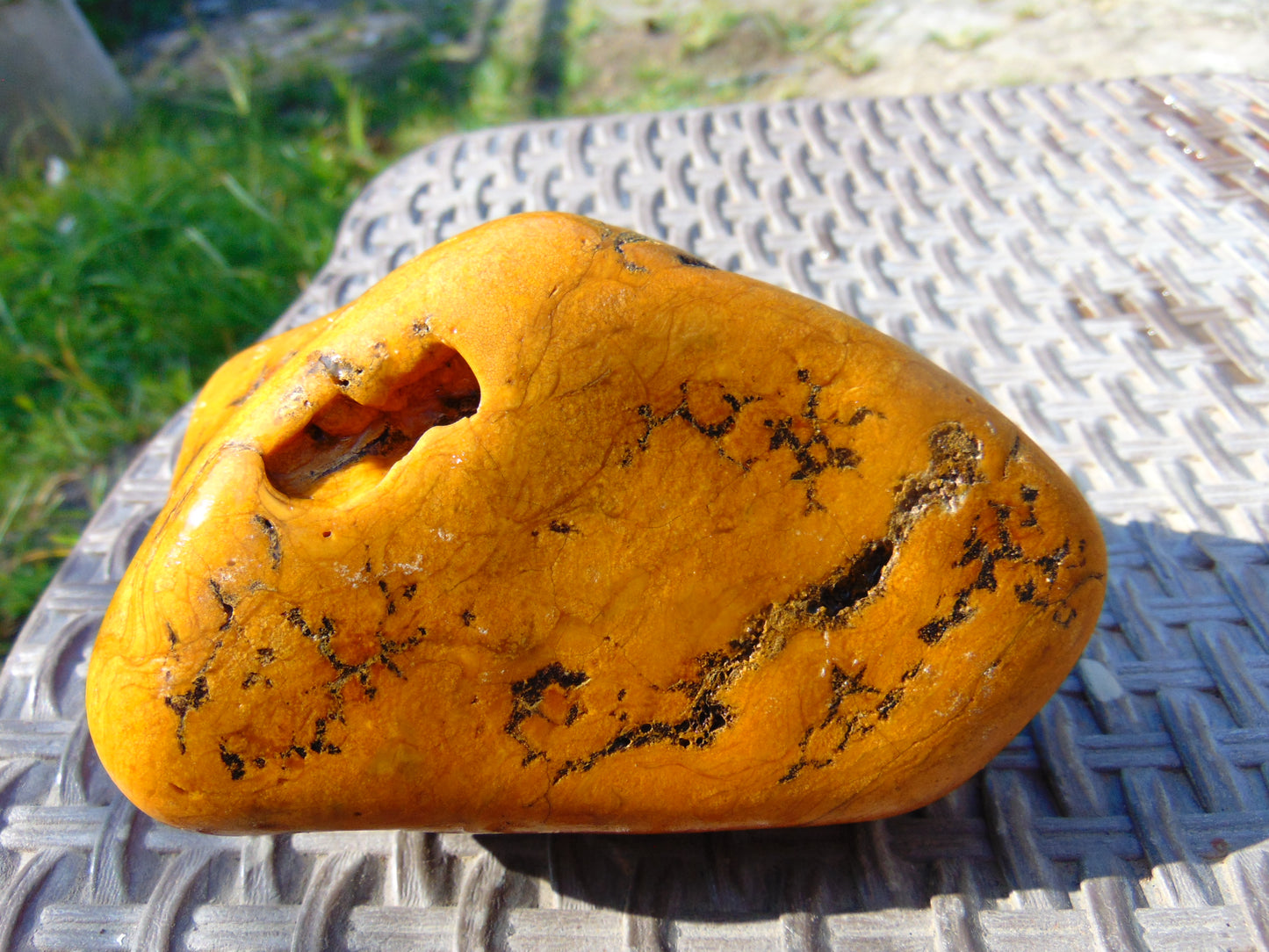 522 gram Polished Indonesia Yellow Fragrance Amber for Healing FK14