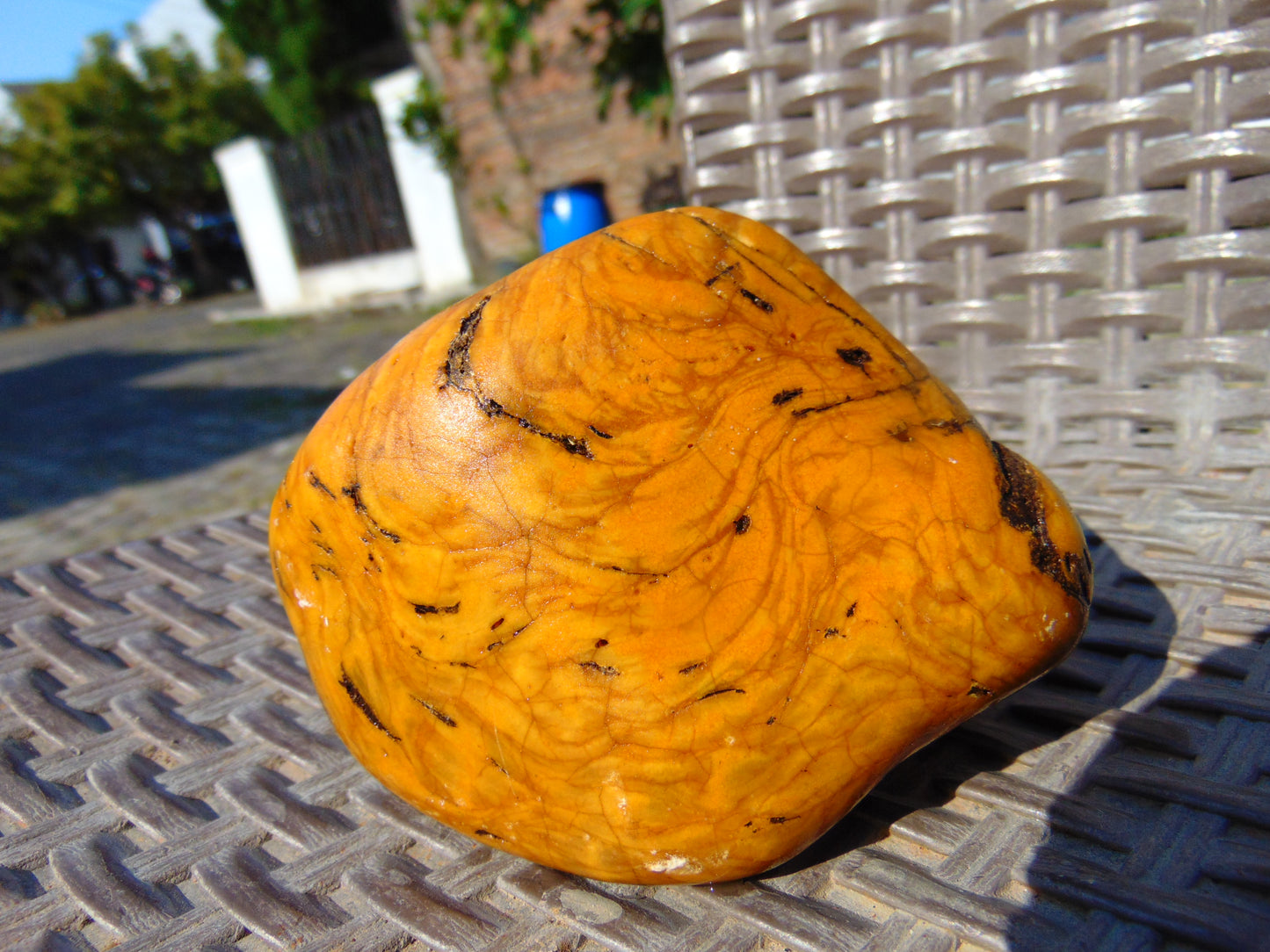264 gram Polished Indonesia Yellow Fragrance Amber for Healing FK20