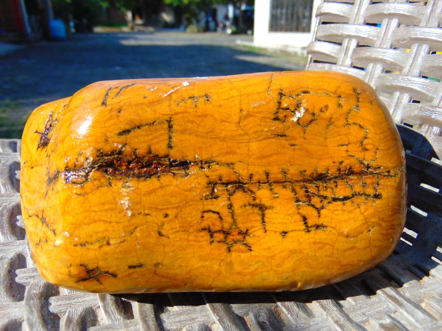 562 gram Polished Indonesia Yellow Fragrance Amber for Healing KM4