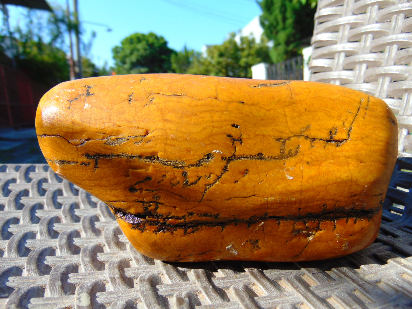 562 gram Polished Indonesia Yellow Fragrance Amber for Healing KM4