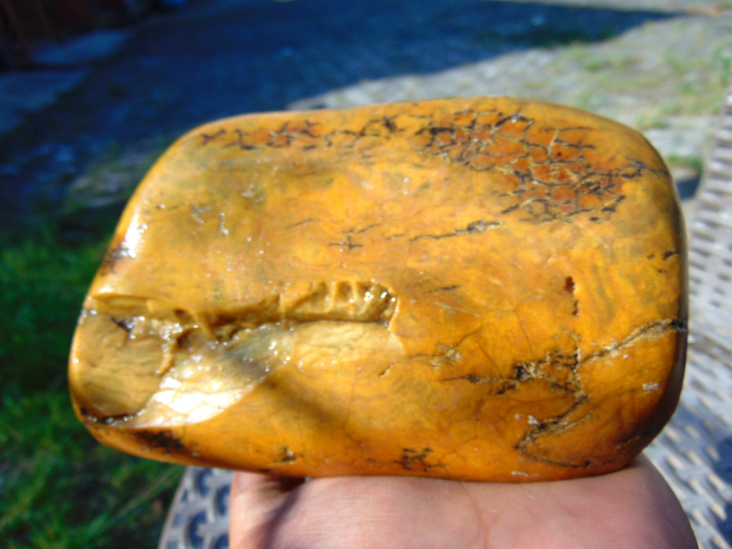 562 gram Polished Indonesia Yellow Fragrance Amber for Healing KM4