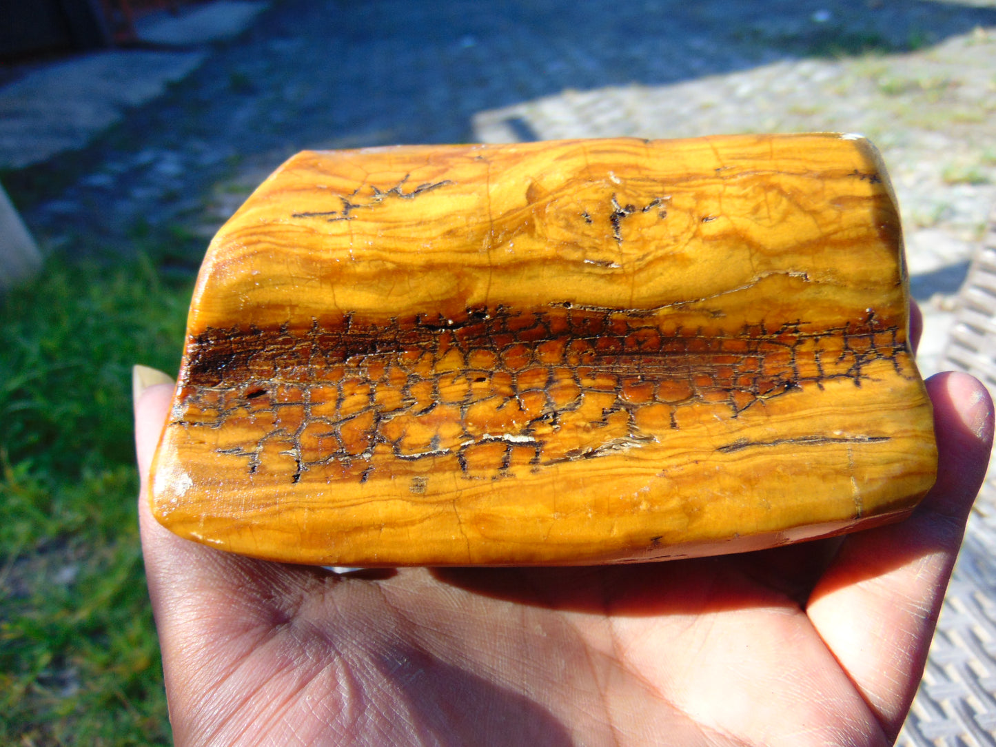 270 gram Polished Indonesia Yellow Fragrance Amber for Healing KM12