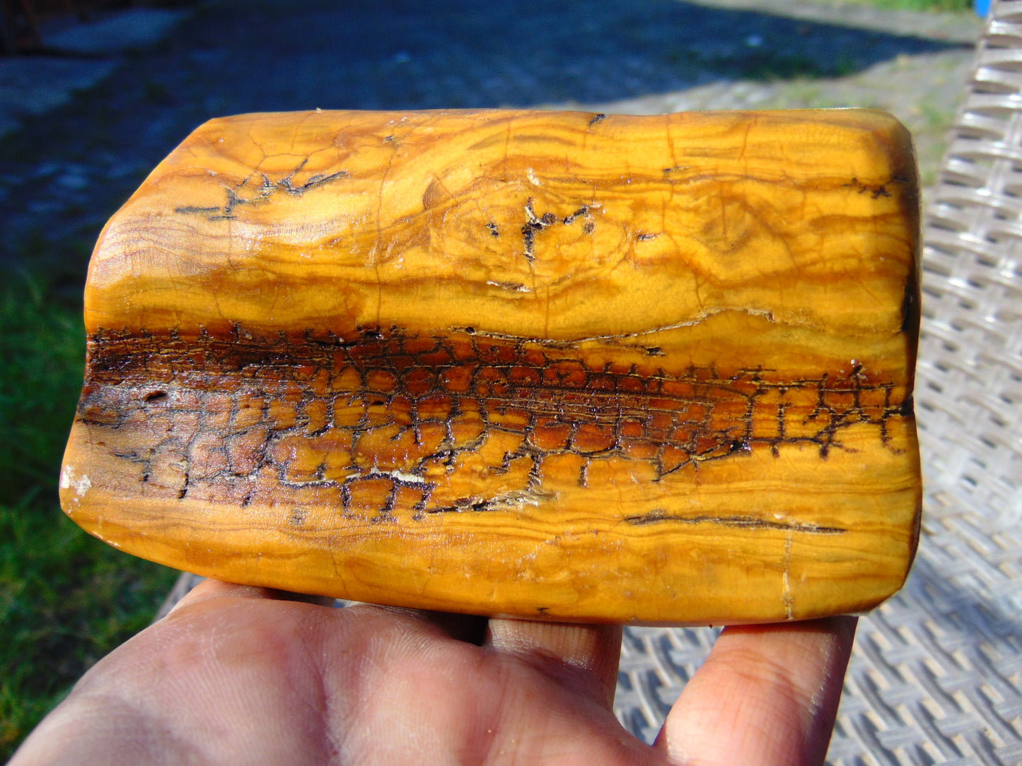 270 gram Polished Indonesia Yellow Fragrance Amber for Healing KM12